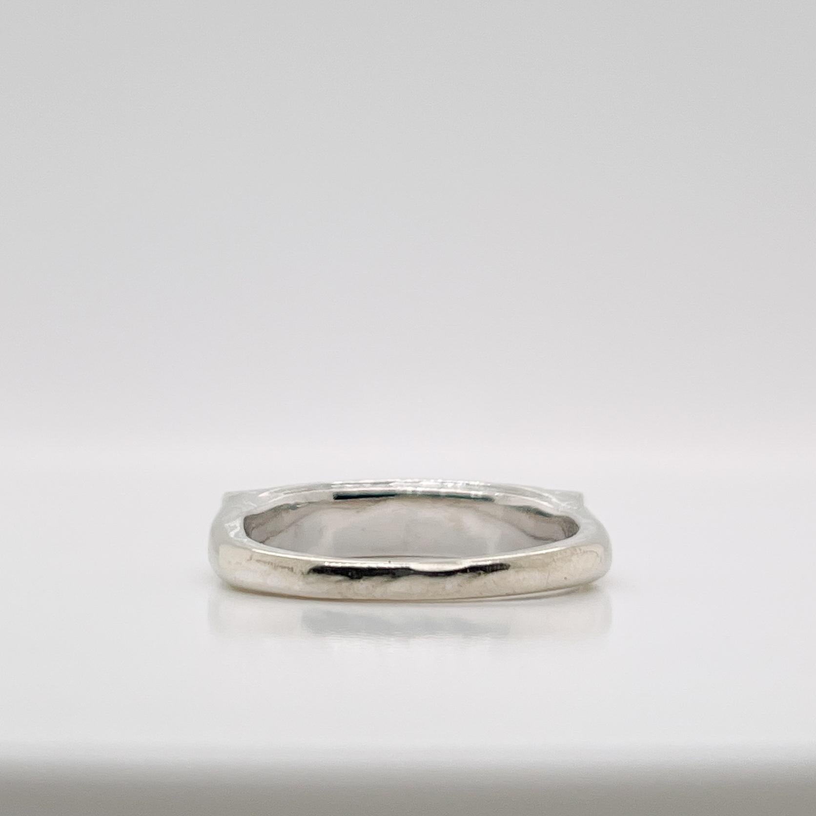 Bague rétro à six pierres en platine et diamants Pour femmes en vente