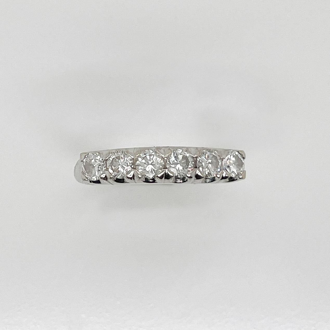 Bague rétro à six pierres en platine et diamants en vente 3