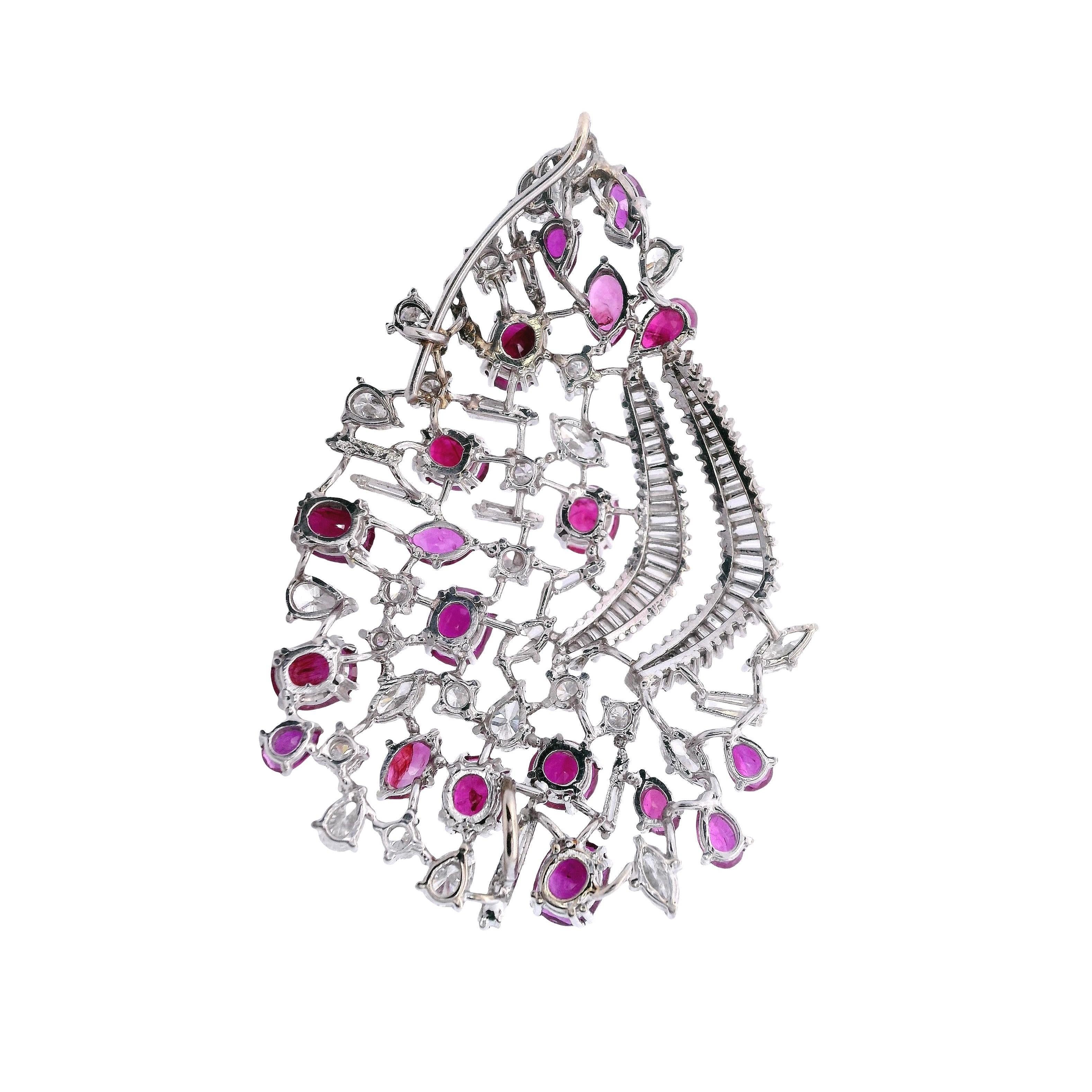 da uomo o donna Retro Platinum Pendant with18.0 CTW in Burma Rubies and Diamonds in vendita