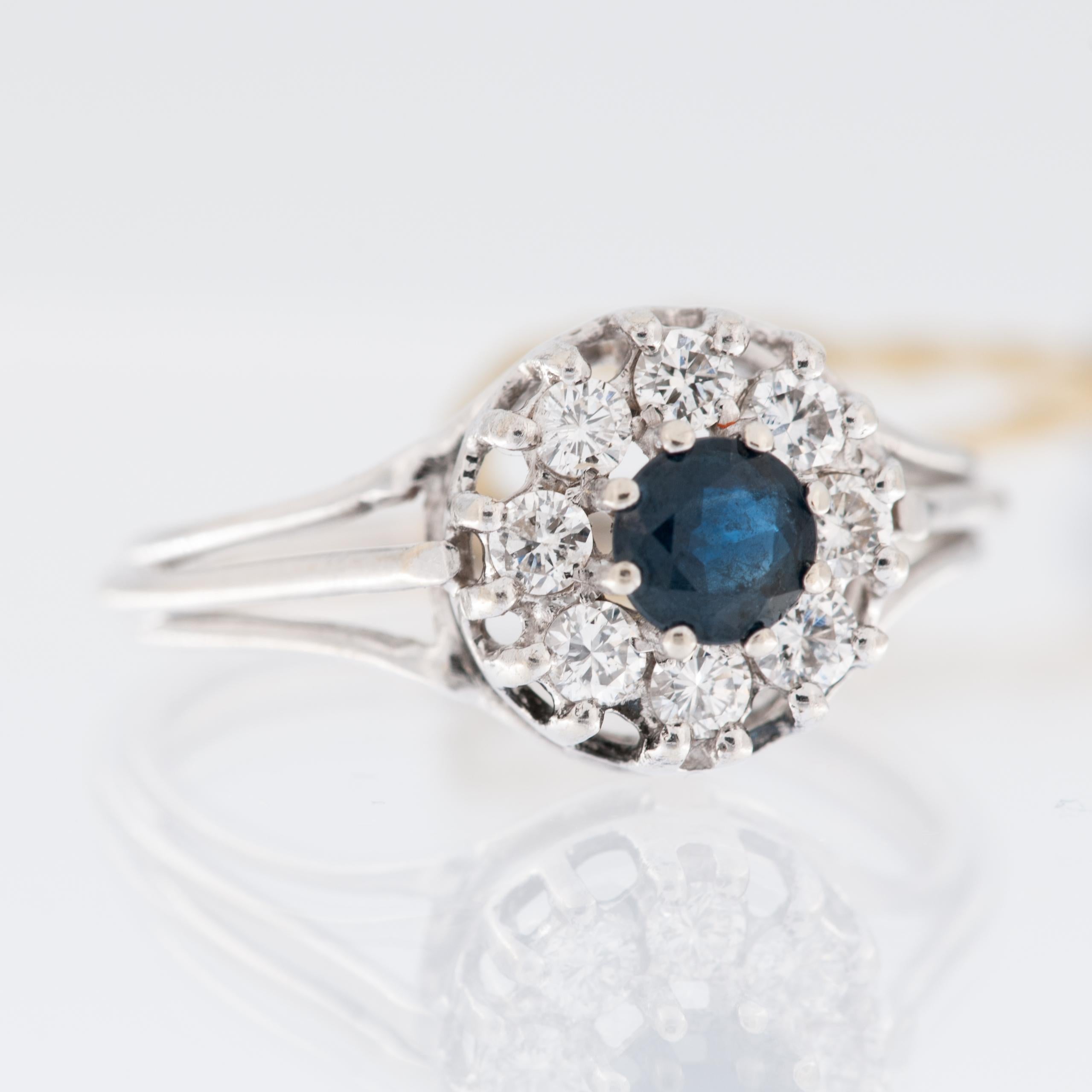 Women's Retro Platinum Ring with Diamonds and Sapphire For Sale