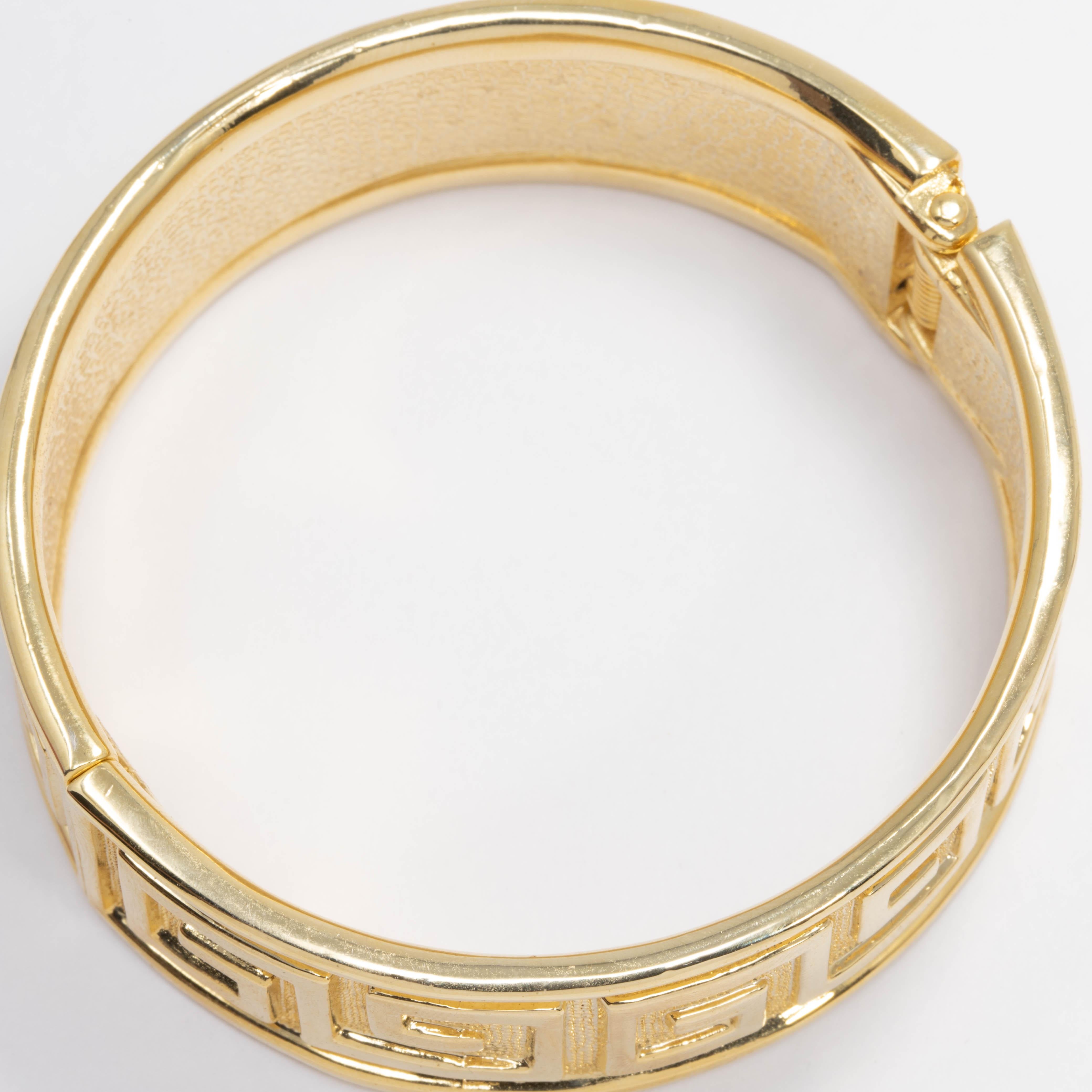 Women's or Men's Retro Raised G Motif Textured Gold Bangle Bracelet