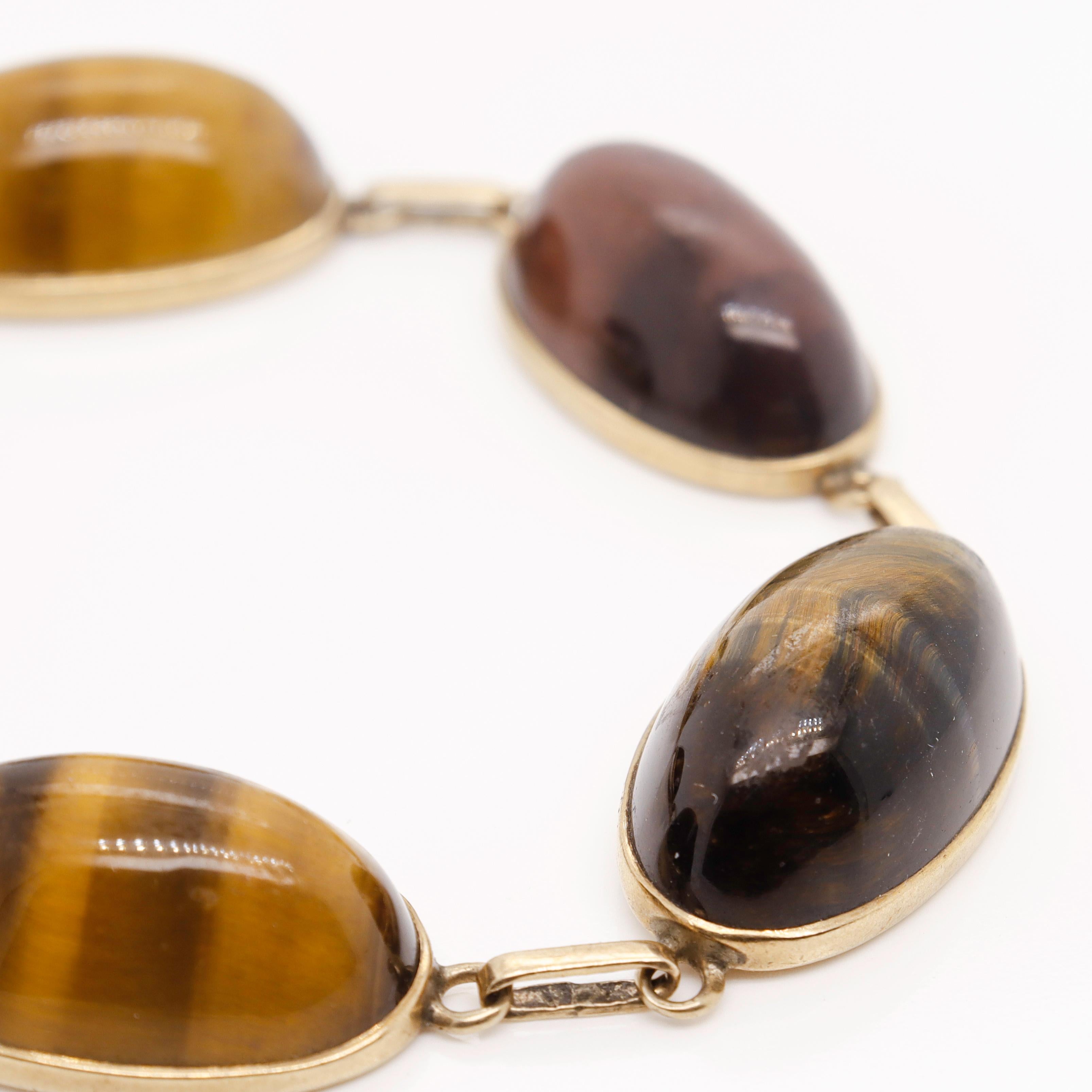 Retro Rotes, blaues und goldenes Tigerauge-Cabochon-Armband aus 9 Karat Gold 11