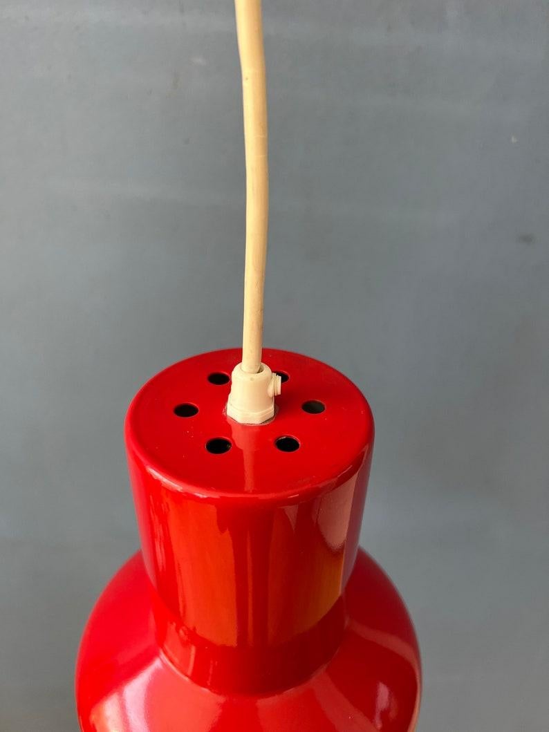 Lampe à suspension rétro de l'ère spatiale rouge, 1970 en vente 4