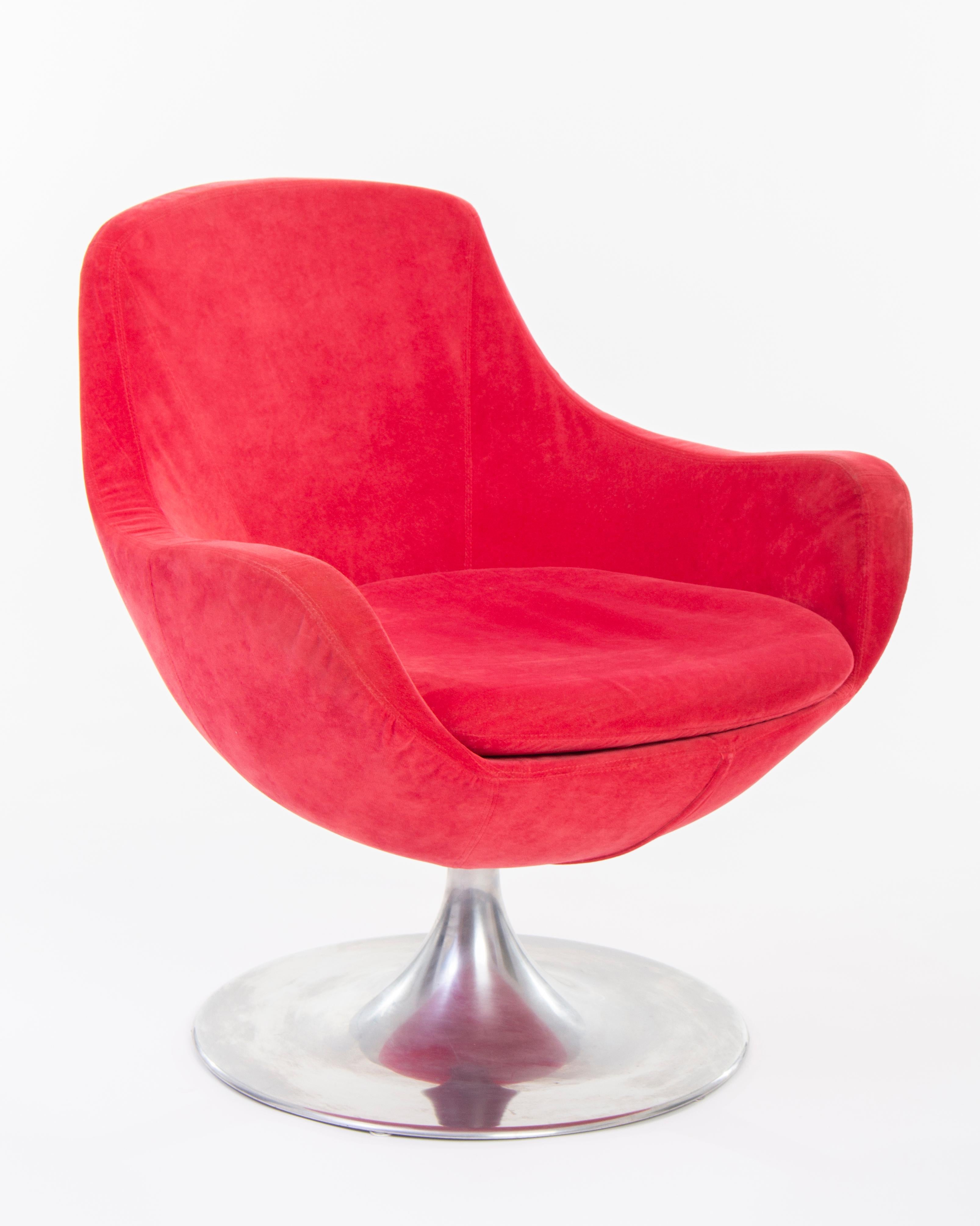 Comfortable swivel chair form the 1960s.
Fits retro interieur design.
