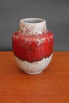 Rote Retro-Vase aus Karlsruhe, Deutschland, 1960er Jahre.