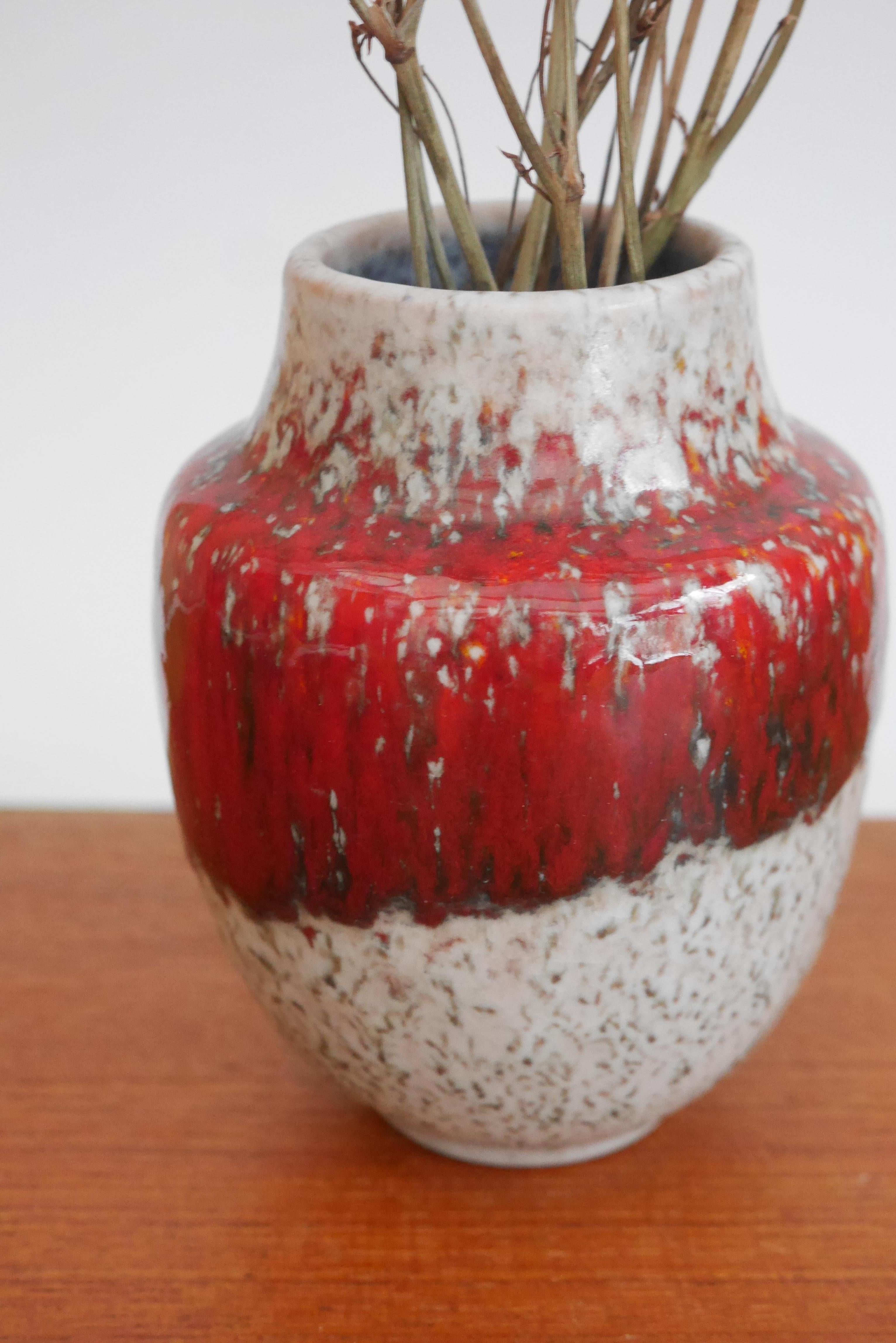 Rote Retro-Vase aus Karlsruhe, Deutschland, 1960er Jahre. im Angebot 1