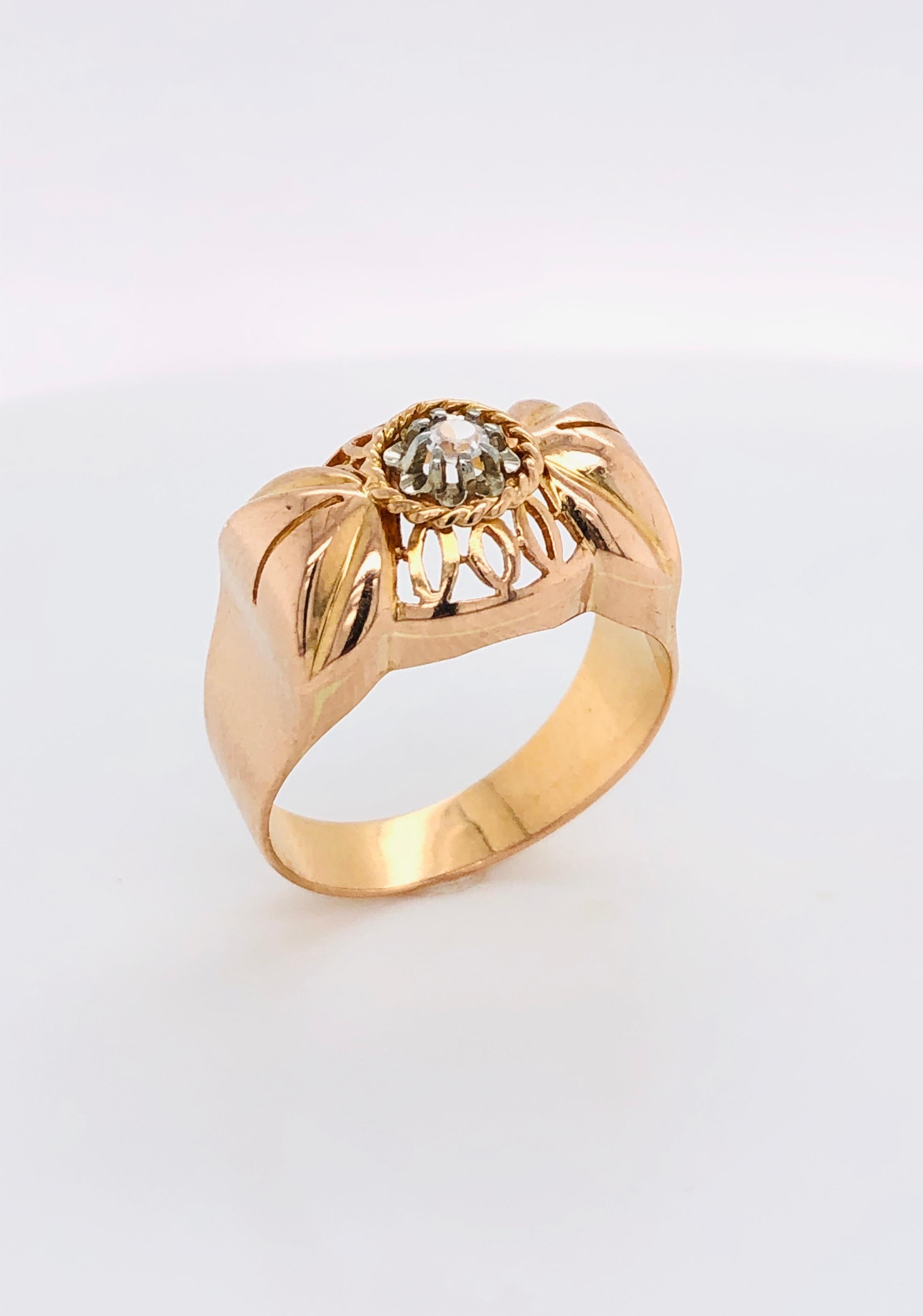 Rose Cut Retro Ring Art Deco Style Circa 1950s White Quartz Rose Gold 18 Karat For Sale