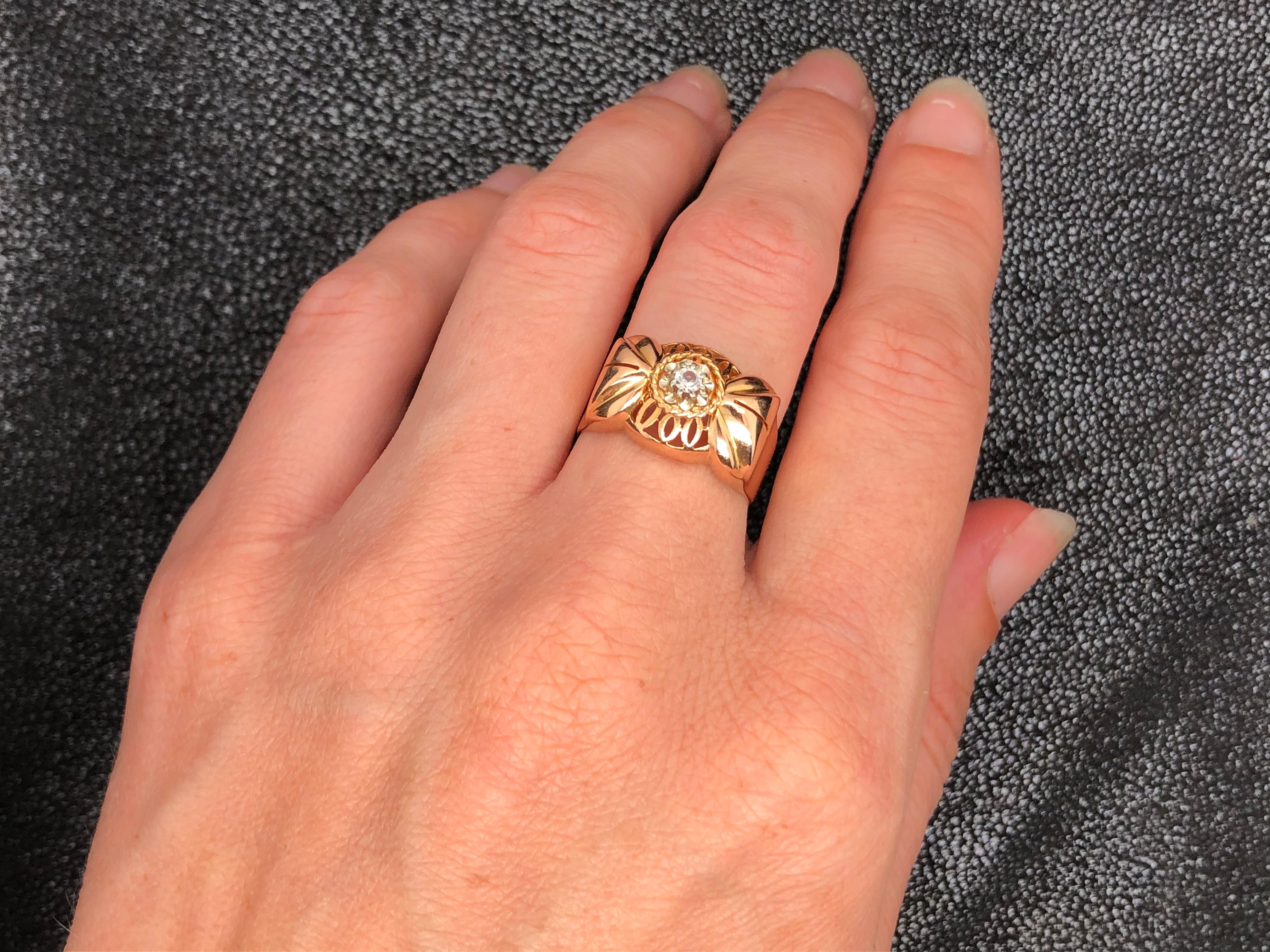 Retro Ring Art Deco Style Circa 1950s White Quartz Rose Gold 18 Karat For Sale 1
