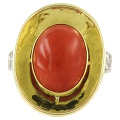 RETRO Ring mit Koralle und Diamanten im Einzelschliff bis zu 0,08 Karat 14k Gold