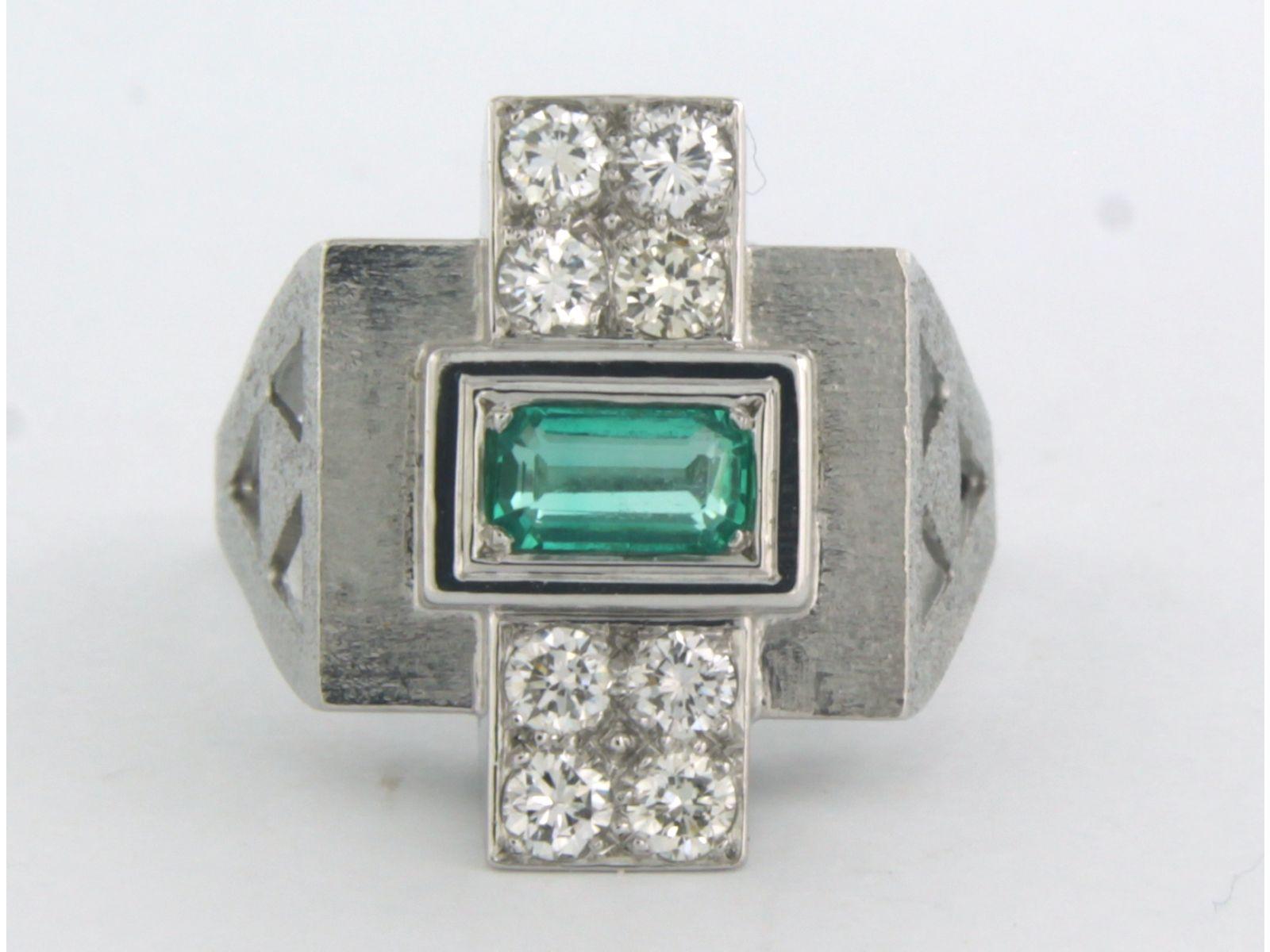 Anello in oro bianco 14k con diamanti taglio smeraldo e brillante. 0,50ct - F/G - VS/SI - misura dell'anello U.S. 6,5 - EU. 17 (53)

descrizione dettagliata

la parte superiore dell'anello misura 1,9 cm di larghezza per 1,0 cm di altezza

misura