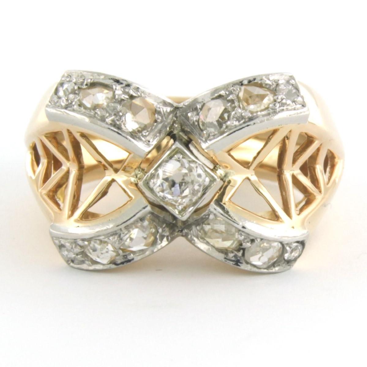 Anello RETRO in oro 18k bicolore con diamanti taglio old mine e taglio rose fino a 0,30ct - G/H - SI - misura US 5,75 - EU 16,25(51)

descrizione dettagliata:

la parte superiore dell'anello misura 1,3 cm di larghezza e 8,4 mm di altezza

peso 10,3
