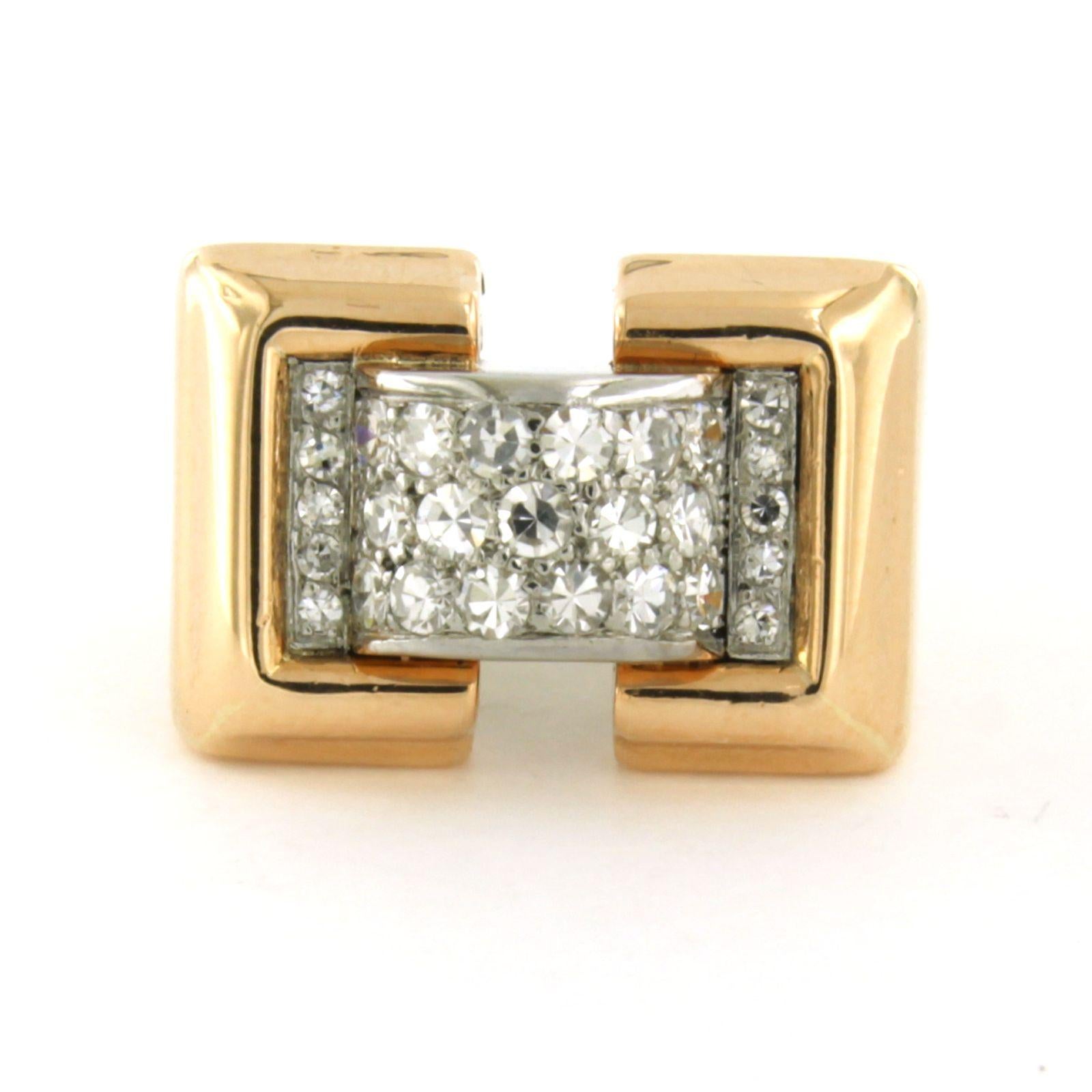 14k Bicolor Gold Ring mit einzelnen geschliffenen Diamanten besetzt. 0.40ct - F/G - SI Ringgröße U.S. 3.5 - EU. 14.5 (45)

ausführliche Beschreibung

die Oberseite des Rings ist 1,3 cm breit und 0,7 cm breit

Gewicht 10,4 Gramm

Ringgröße US 3.5 -