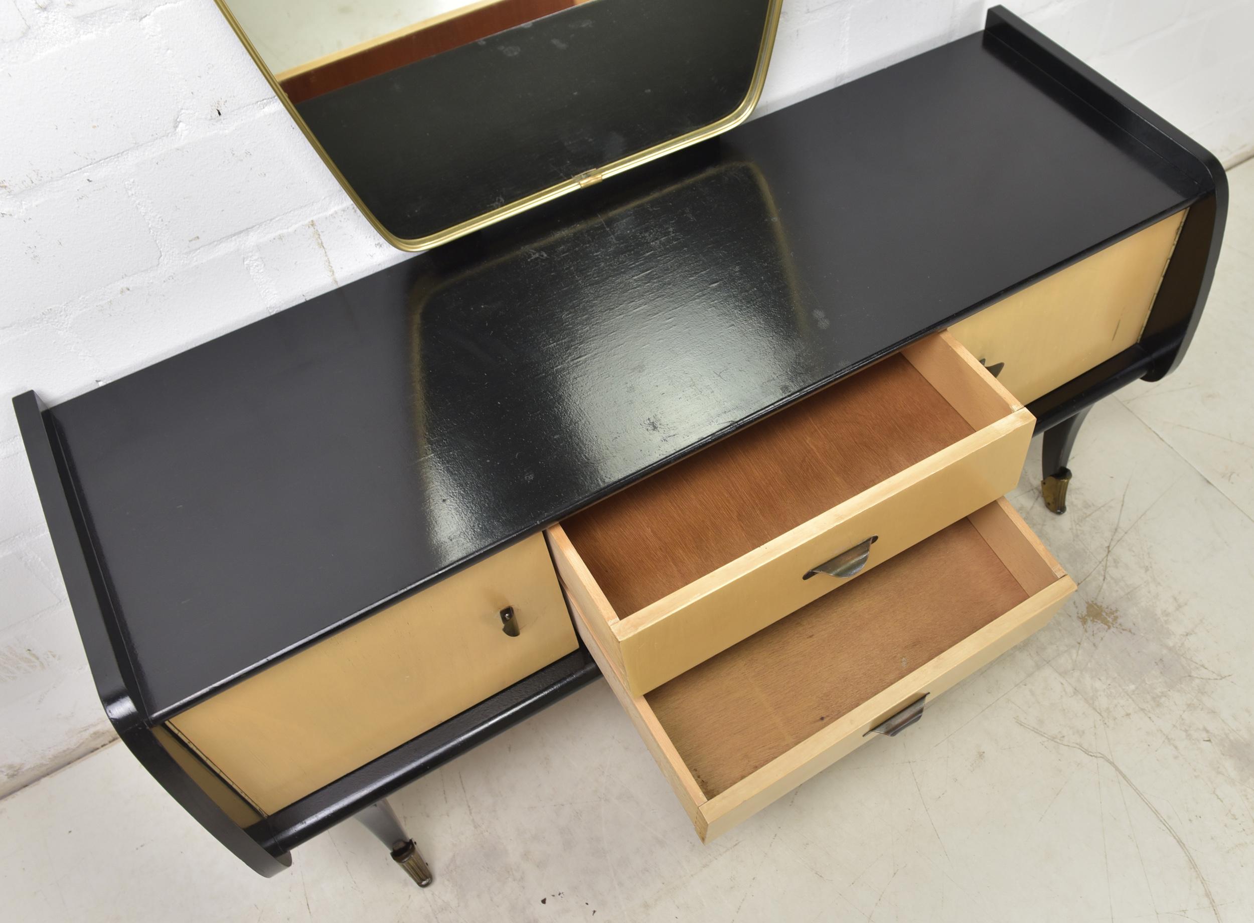 Retro Rockabilly Bedroom Ensemble Mirror Dresser and Bedside Tables Black For Sale 1