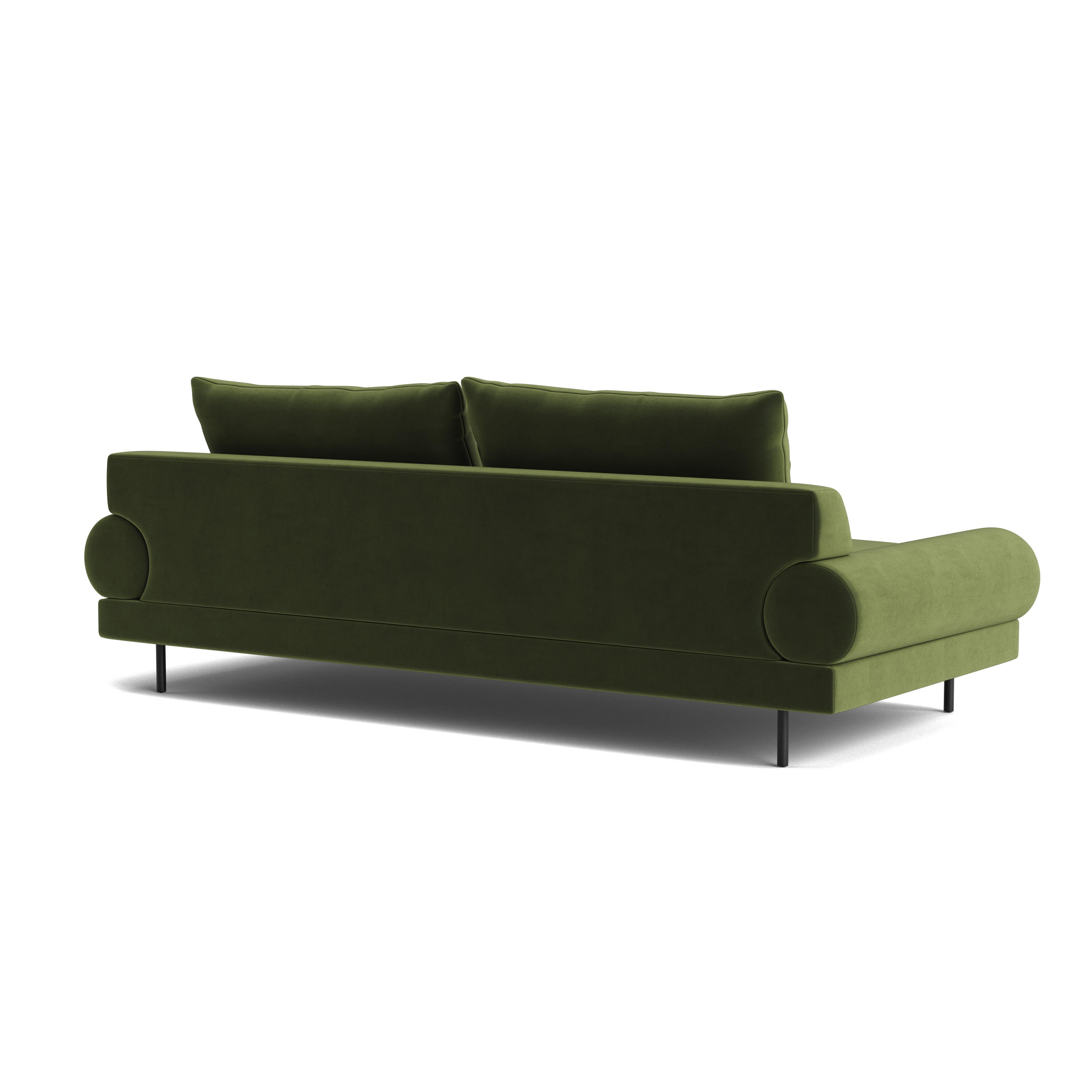 Retro Rollarm-Sofa aus Maharam-Samt im Zustand „Neu“ im Angebot in Nyack, NY
