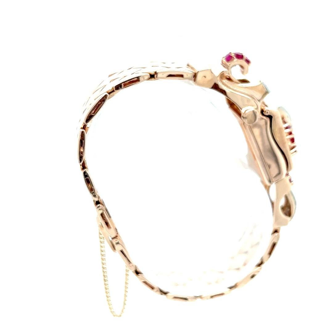 De las mujeres Reloj manual retro de oro rosa, diamantes y rubíes en venta