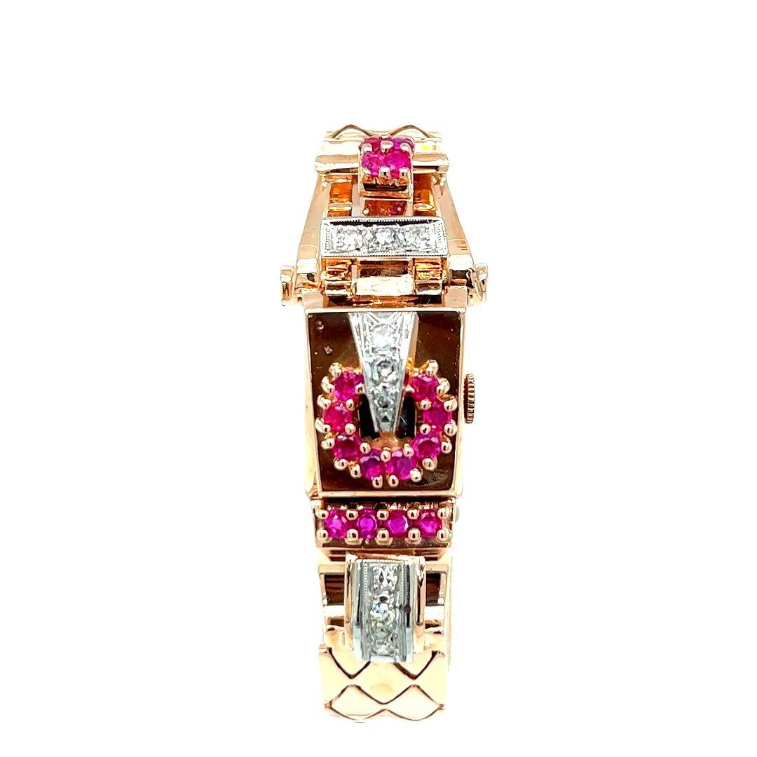 Montre manuelle rétro en or rose, diamants et rubis