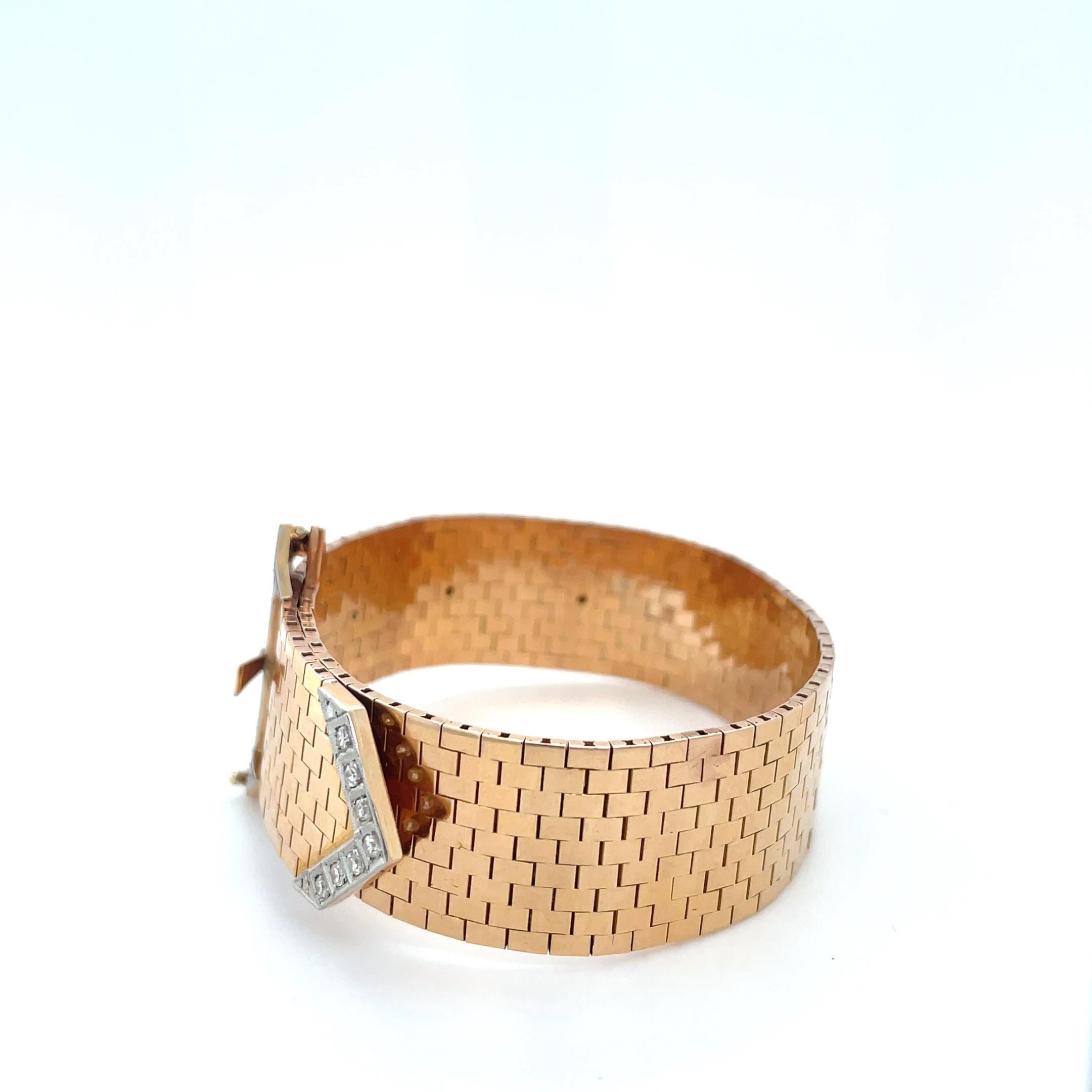 This retro belt buckle bracelet is perfect for any look! With an adjustable length, 13 single cut diamonds and slick brick links, this bracelet is so wearable and perfect for any collection.

Measurements: length is adjustable to 5, 5 1/2, 6, 7, 7