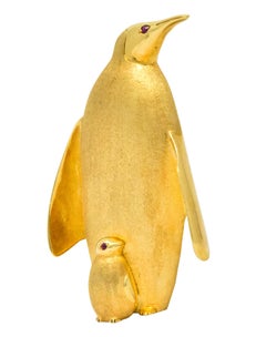 Retro Ruby 18 Karat Yellow Gold Emperor Penguin and Baby Chick Brooch