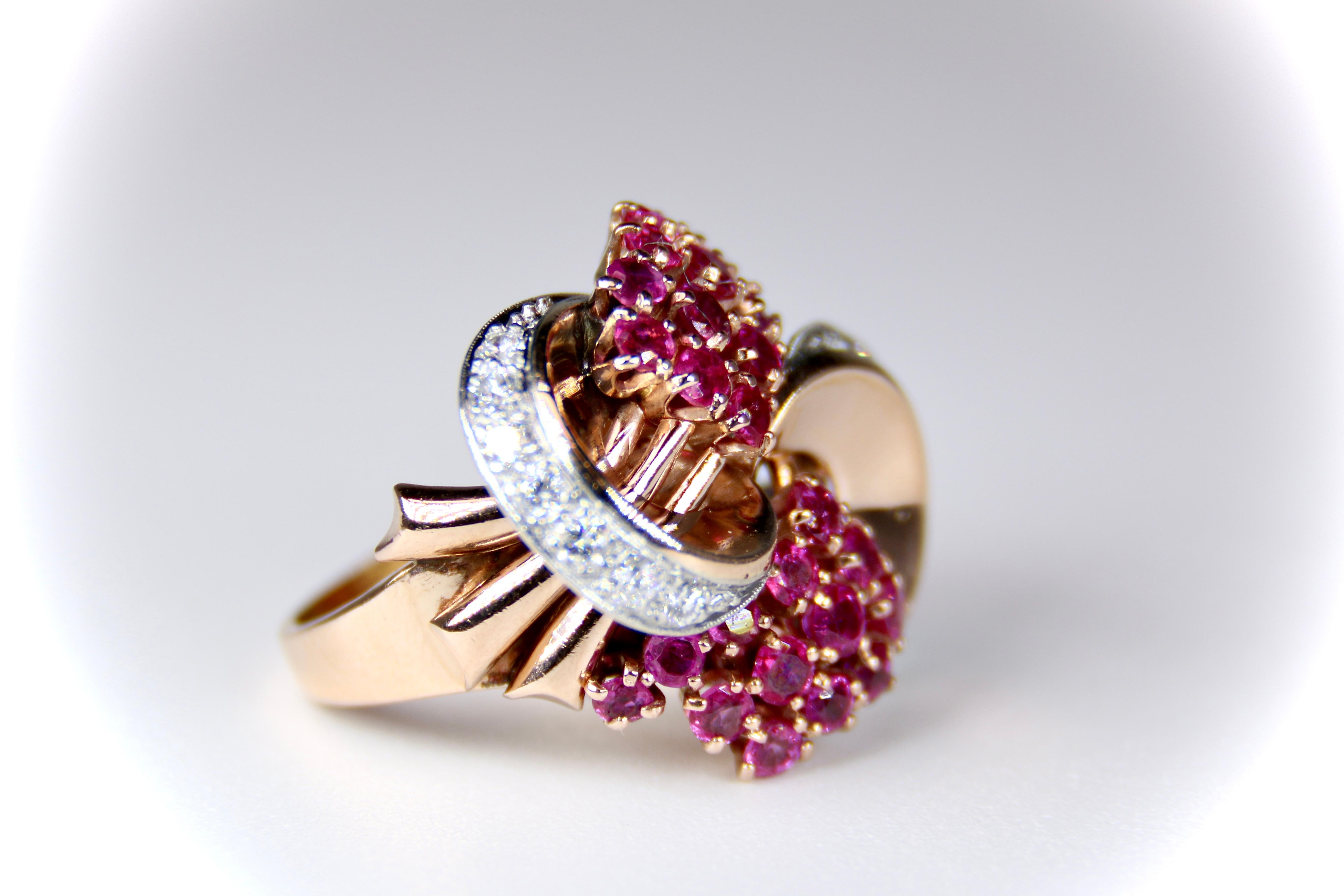 Size 6
Beautiful Ruby Diamond and Yellow Gold Ring perfect for your Valentine!  