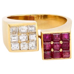 Bague bypass rétro en or jaune 18 carats avec rubis et diamants