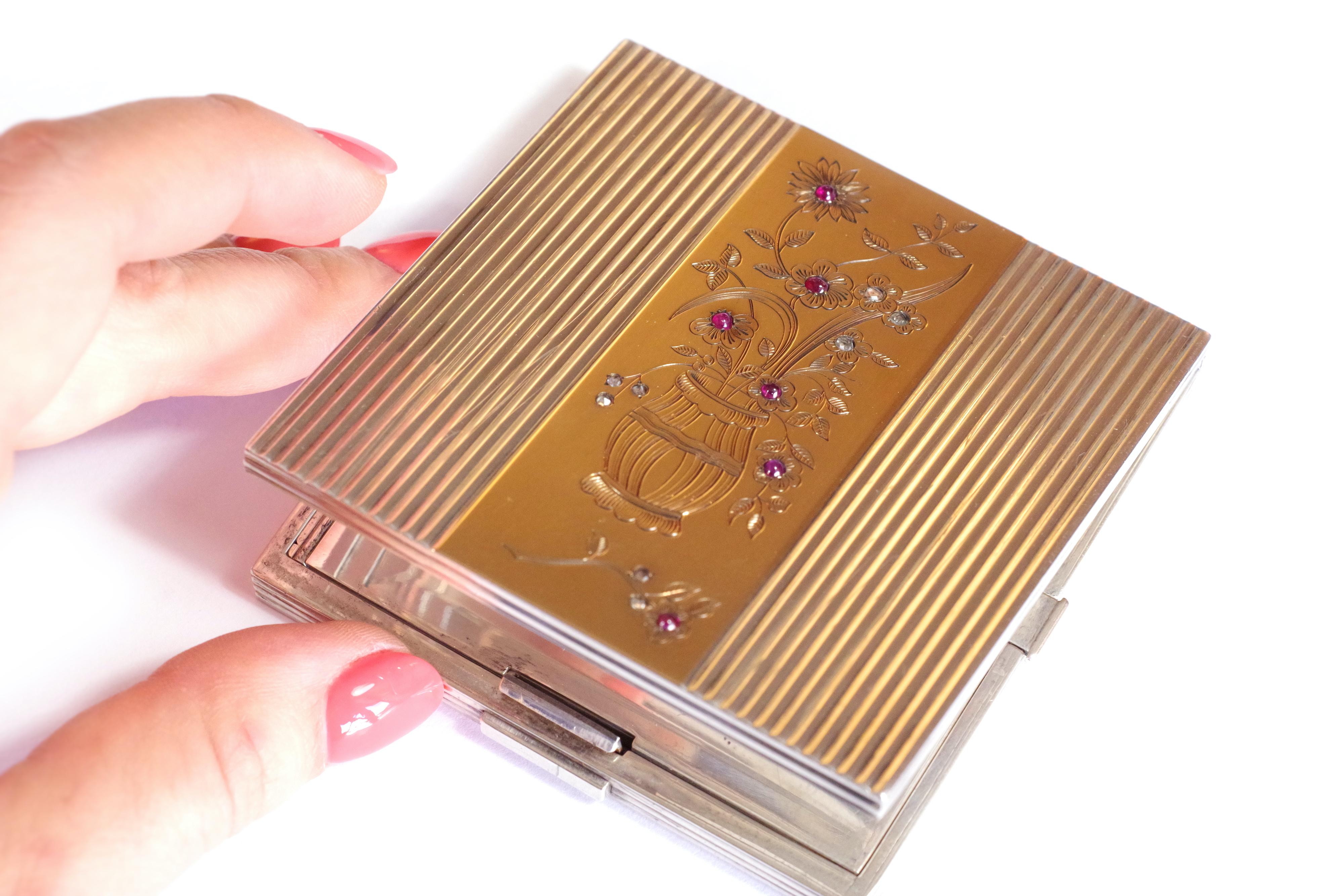 Retro Ruby Diamond Compact Powder, Vanity Case Sterling Silver Gilded Vermeil For Sale 5