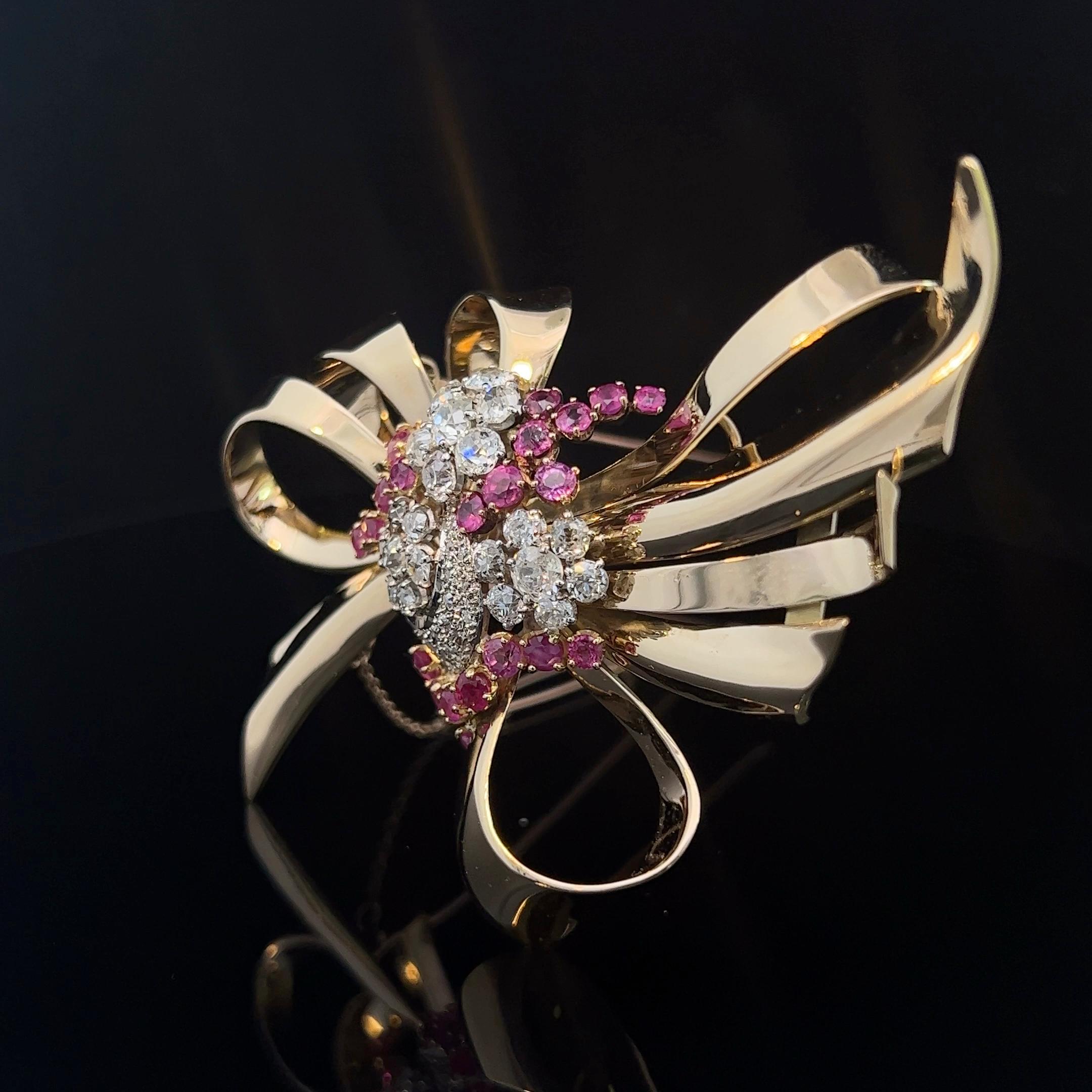 Retro Ruby & Diamond Gold Floral Bow Brooch Circa 1950 In Good Condition For Sale In ADELAIDE, SA