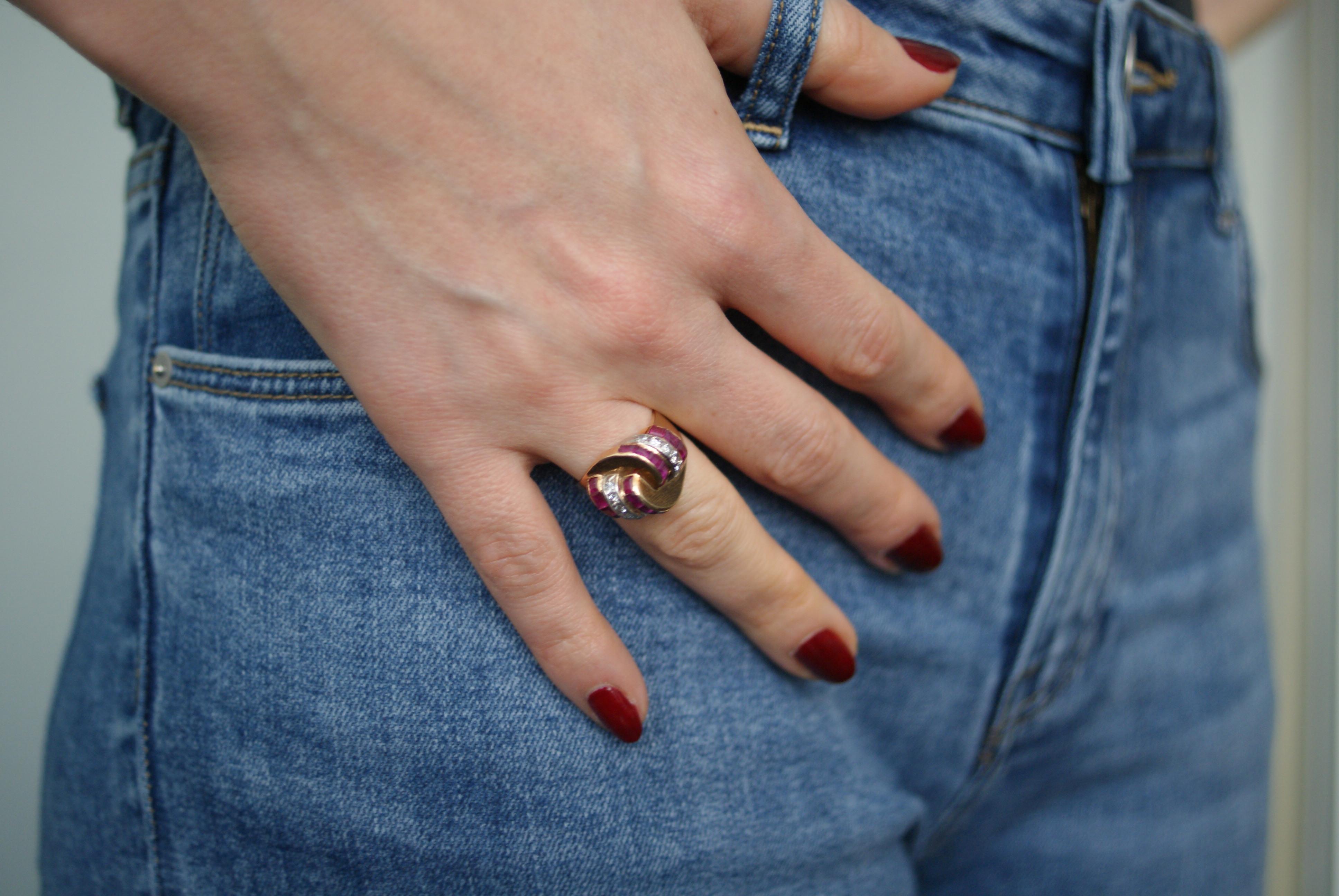 Retro Rubin-Diamant-Gold-Platin-Ring im Zustand „Hervorragend“ im Angebot in New York, NY