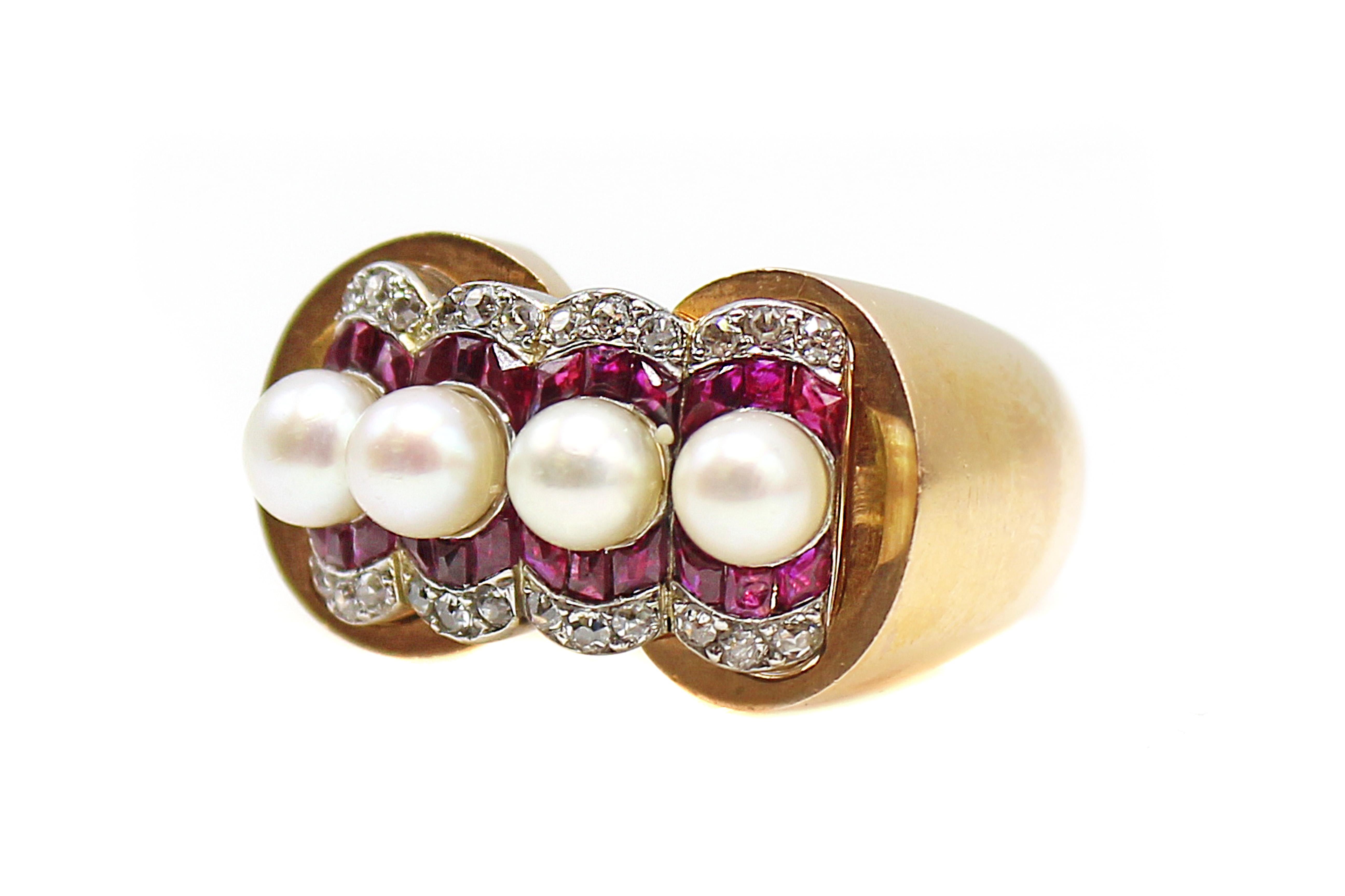 This unique and wonderfully designed Retro ring, from ca 1945 shows the distinct features of its time with its bold geometric and three-dimensional elements. Amazingly well hand-crafted in 18 karat rose gold this ring features 4 well matched pearls