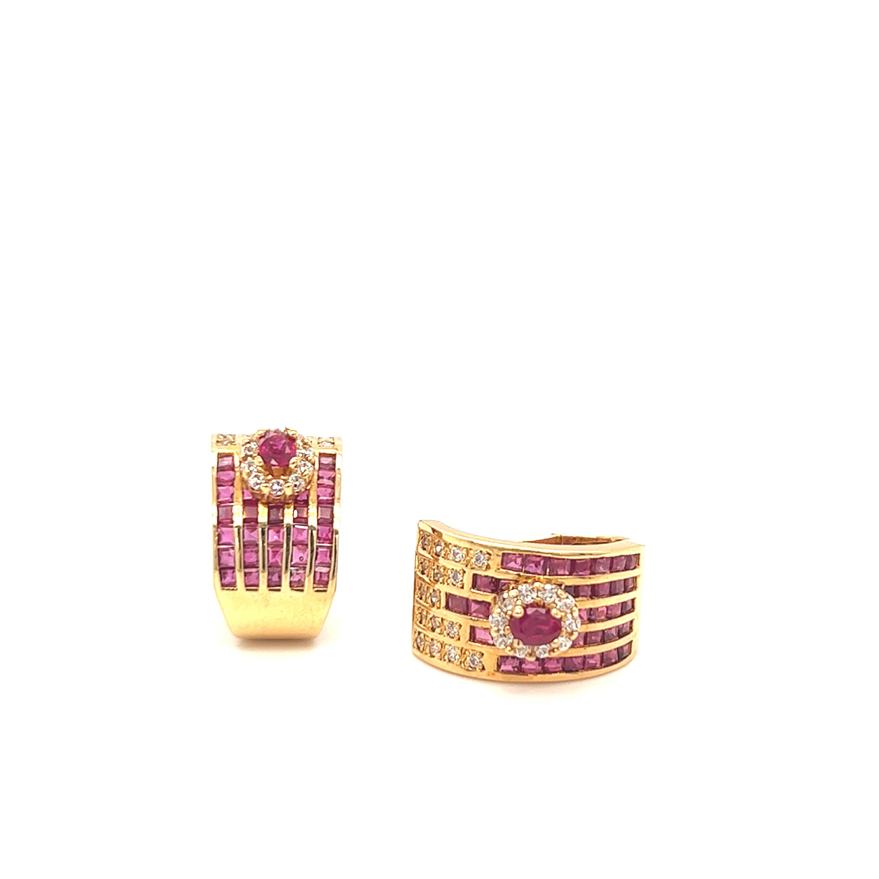 Retro Rubin-Diamant-Anhänger-Halskette und Huggie-Creolen-Ohrringe 18K Gelbgold im Angebot 3
