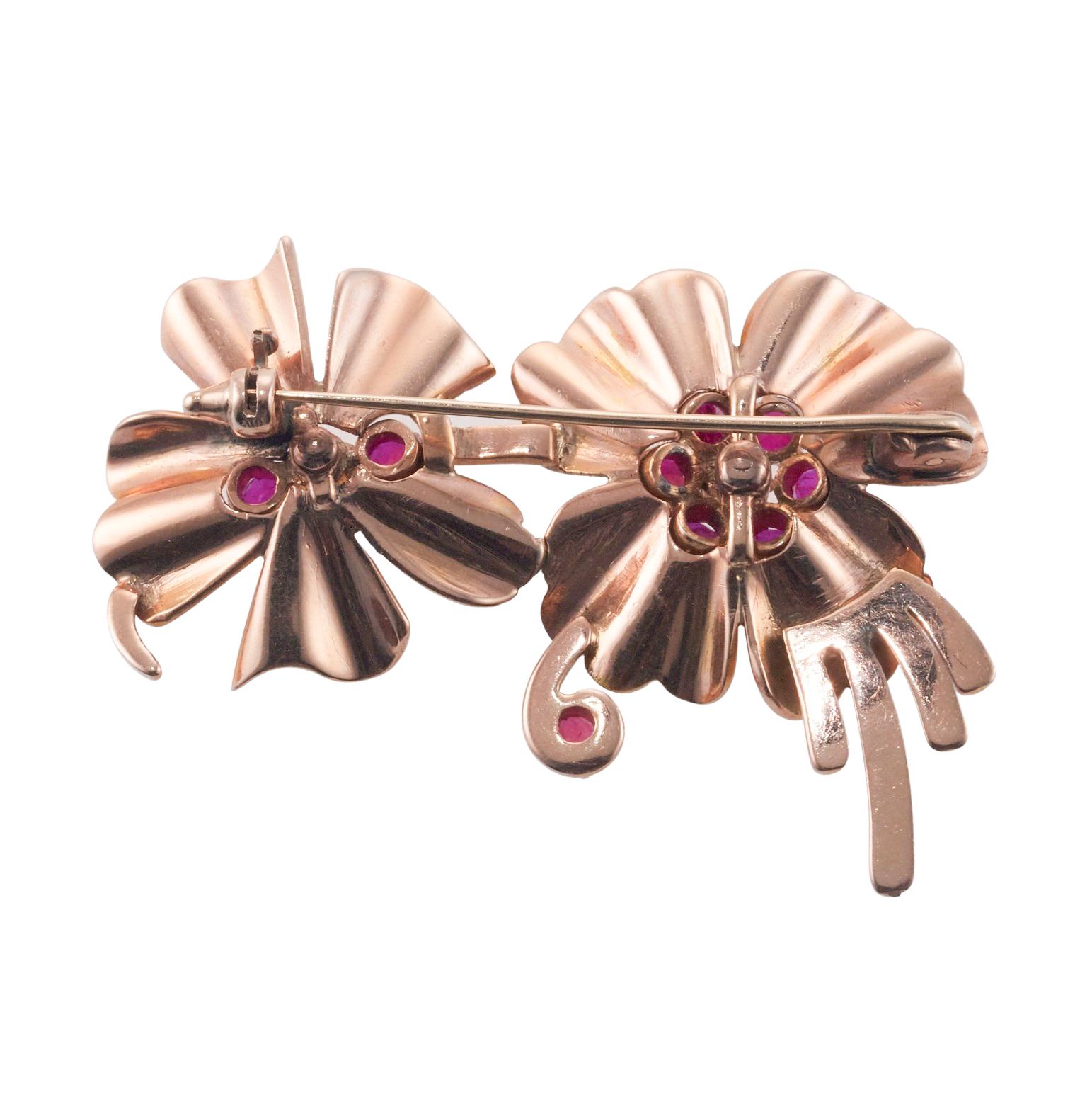 Round Cut Retro Ruby Rose Gold Floral Brooch For Sale