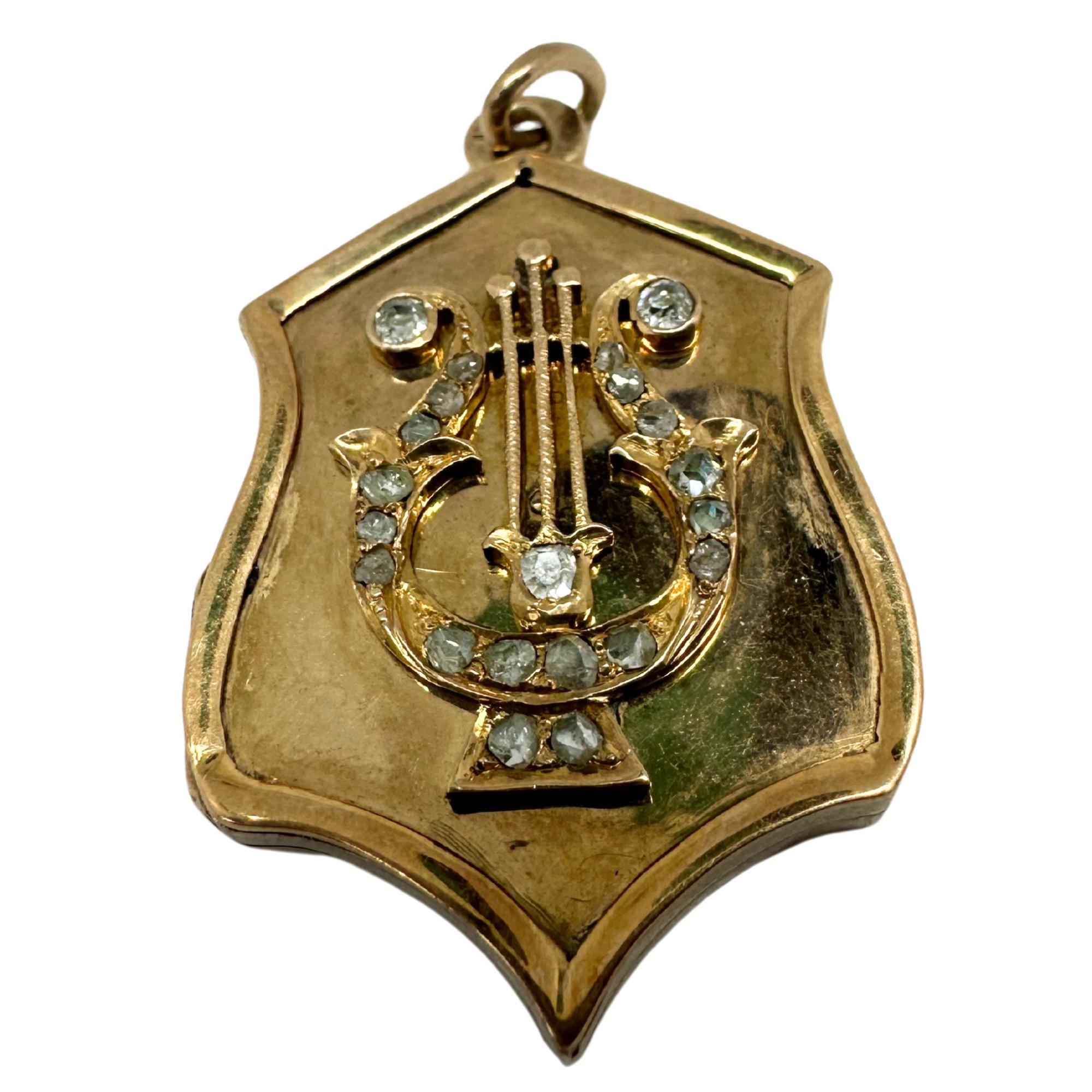 Retro Russian 14K Rose Gold Diamond Pendant Locket en Bueno estado para la venta en New York, NY