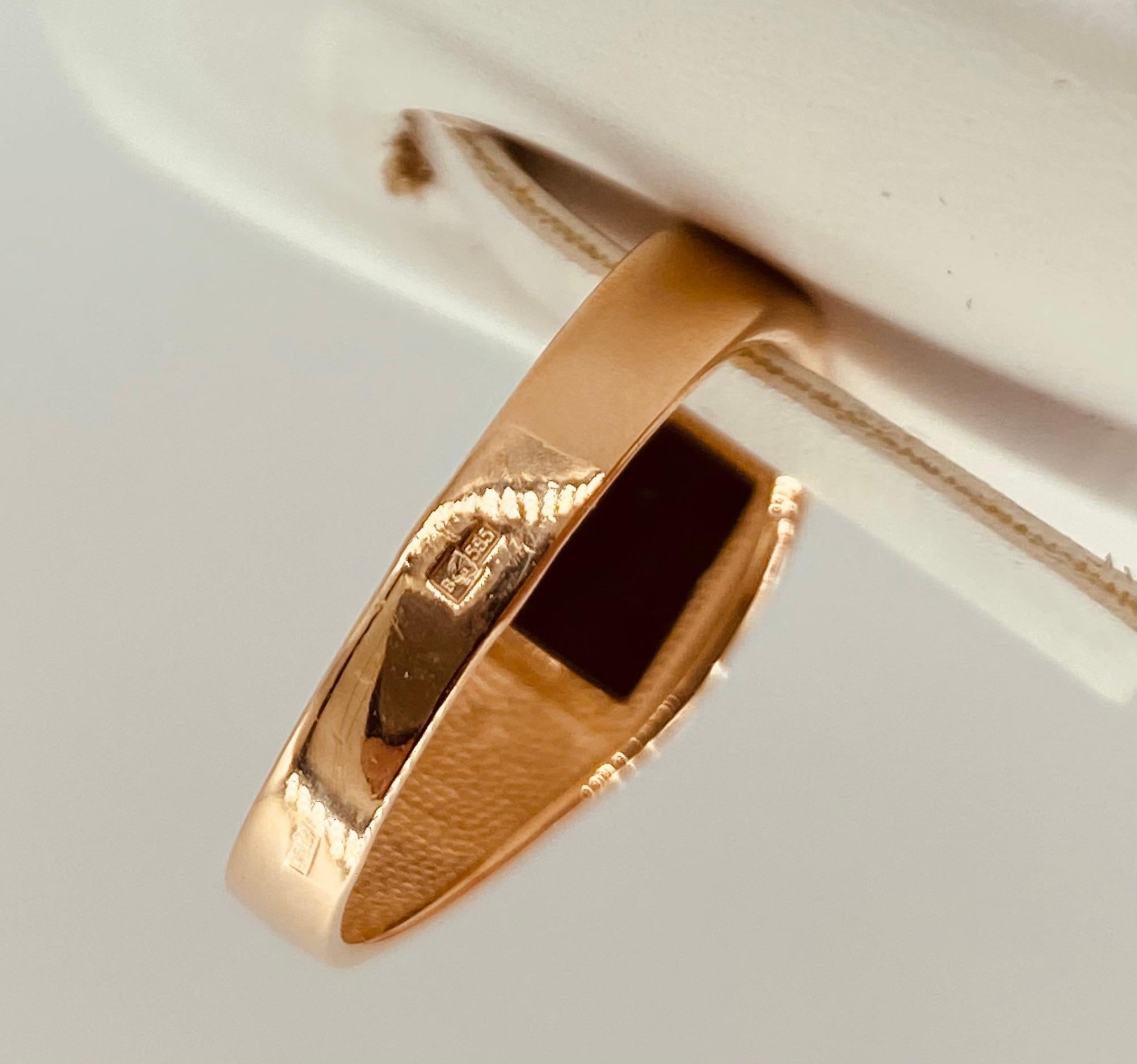 Signet rétro russe en or rose 14 carats et onyx pour homme, c. 1950 Bon état - En vente à Miami, FL