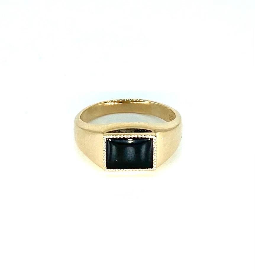 Retro Russian Gold Mne's Onyx Signet Ring 14k Rose Gold, Circa 1950s In Good Condition For Sale In Miami, FL