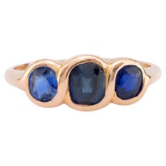 Retro sapphire 18k rose gold three stone ring