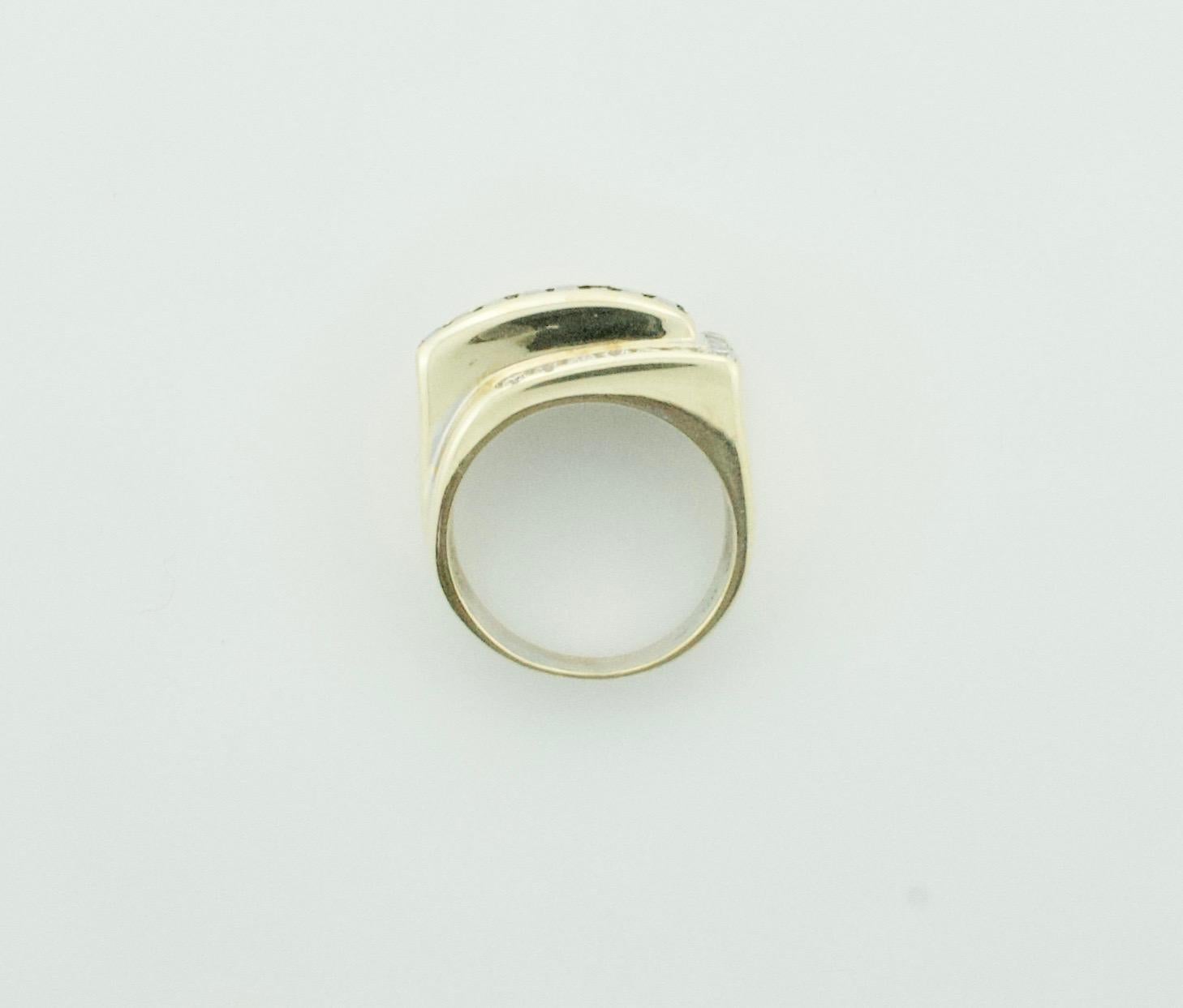 Retro Sapphire and Diamond Ring in Yellow Gold For Sale 1