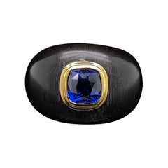 sapphire ebony Retro Sapphire and Ebony 18 Karat Yellow Gold Cocktail Ring