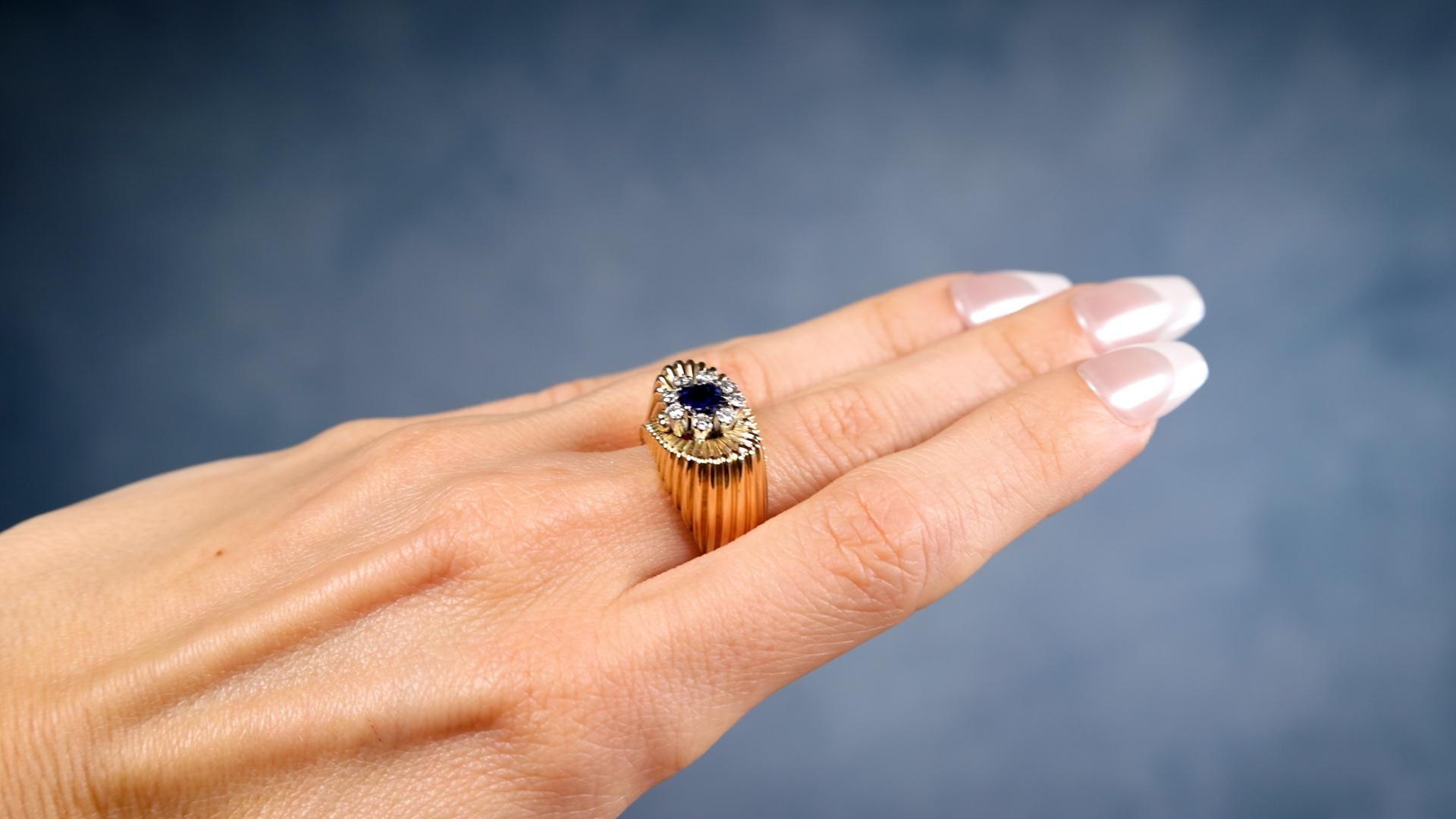 Brilliant Cut Retro Sapphire Diamond 18k Gold Ring For Sale