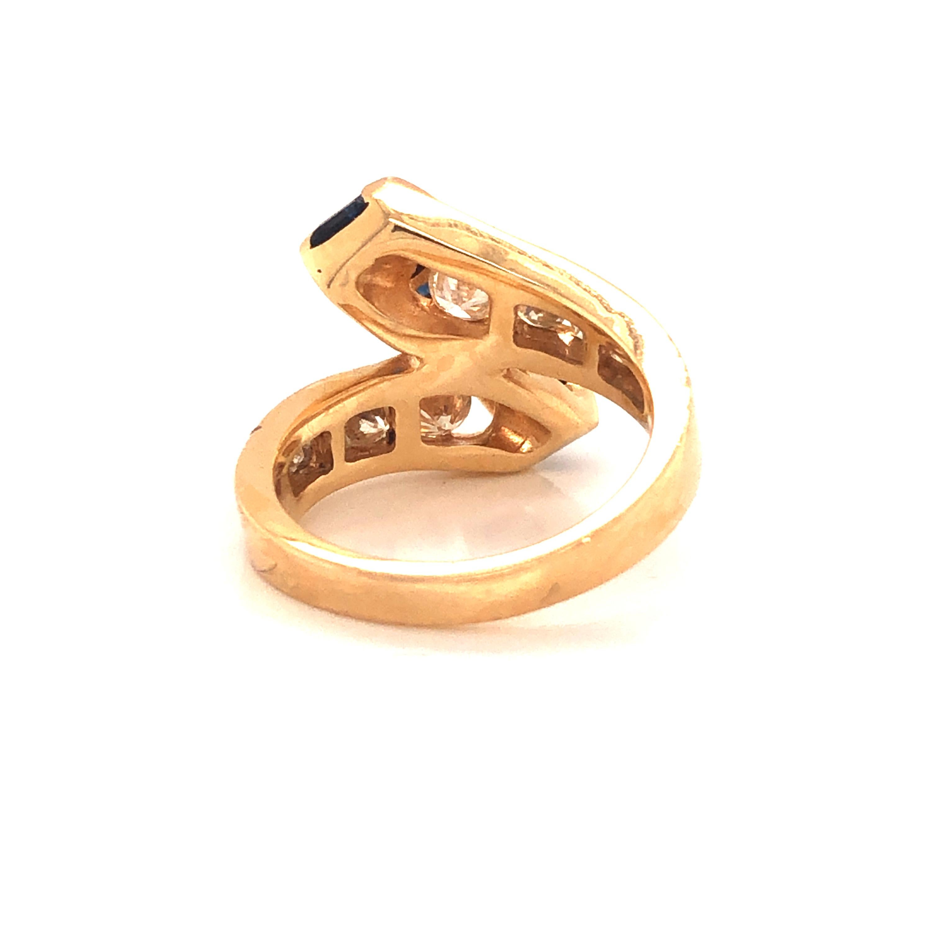 Women's or Men's Retro Sapphire & Diamond Yellow Gold Cocktail Ring For Sale