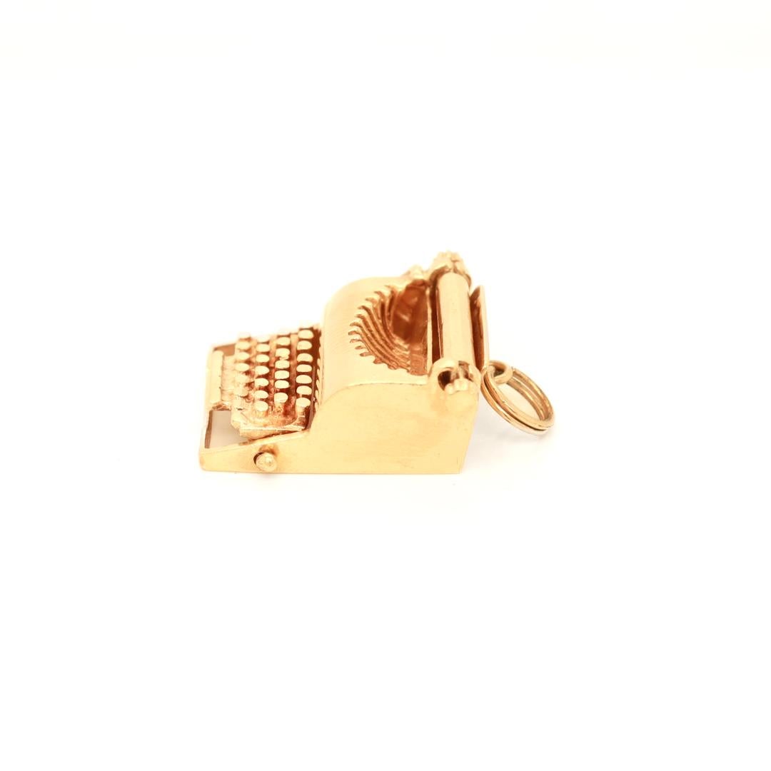 Signed Mid-Century American Charm Co. 14k Gold Typewriter Charm For Sale 1