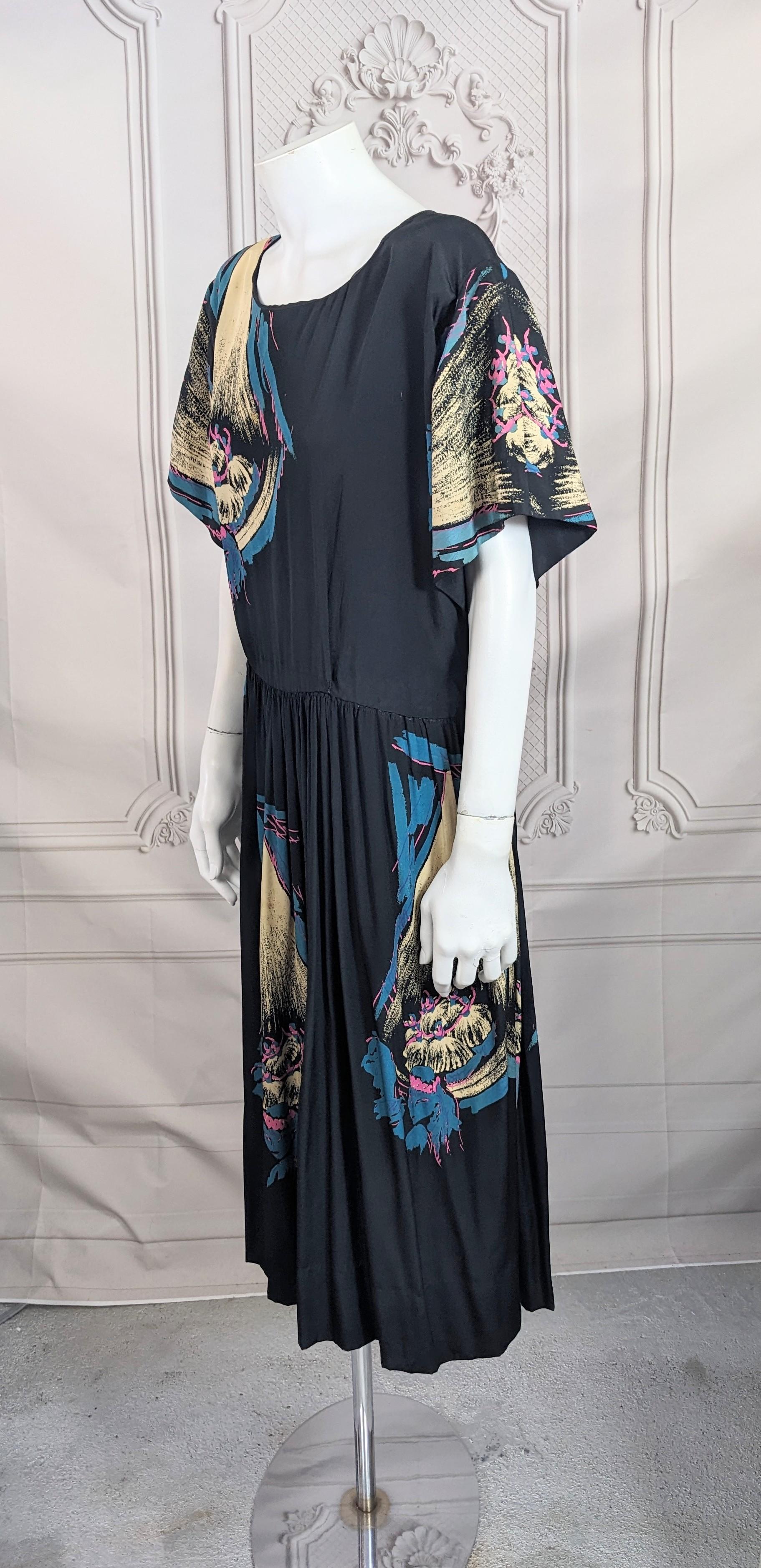 Retro Seidenkrepp Surreal Ballerina Print Kleid (Schwarz) im Angebot