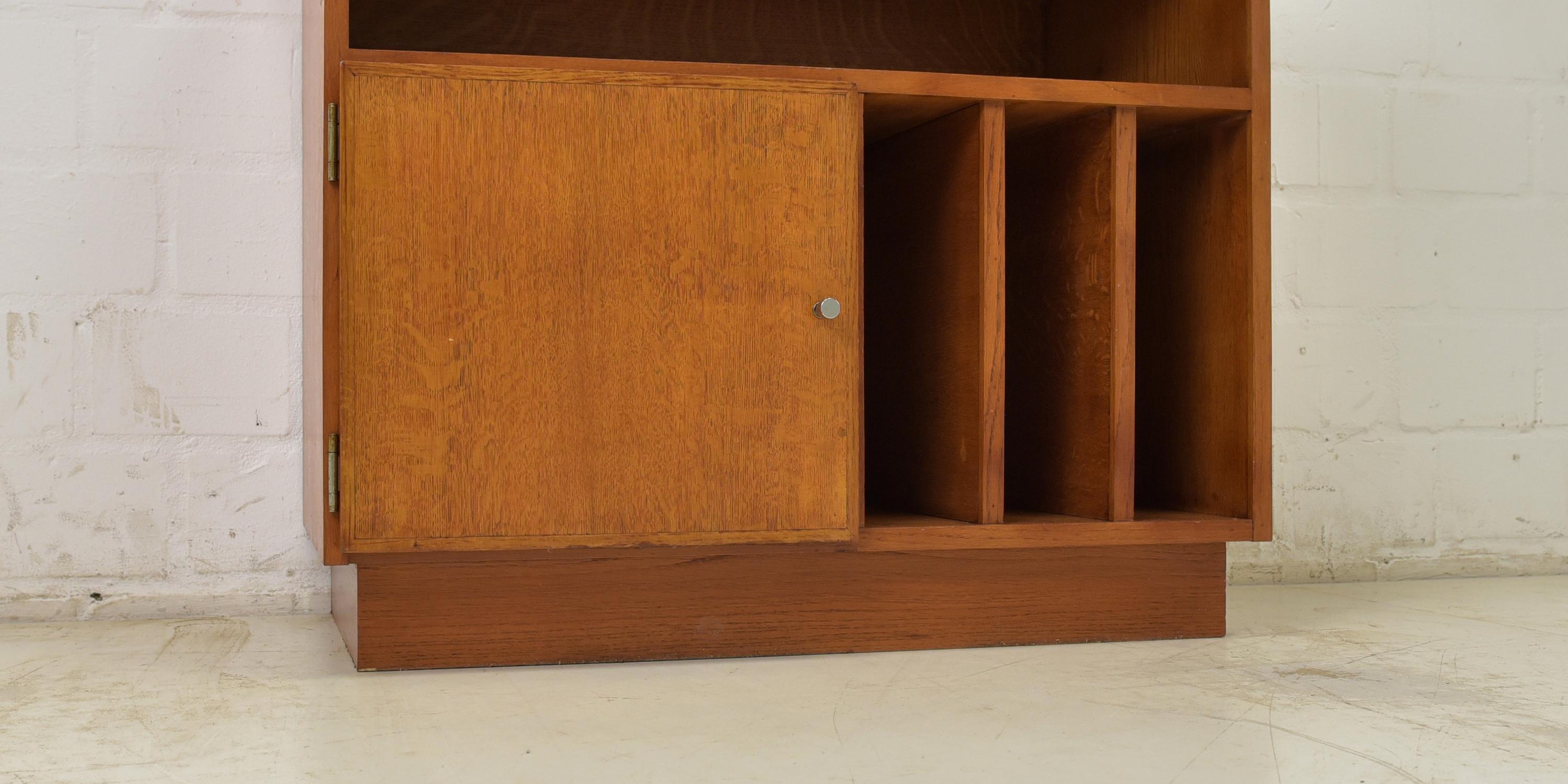 Retro Small HIFI Cabinet / TV Furniture Cabinet in Oak, 1960 6