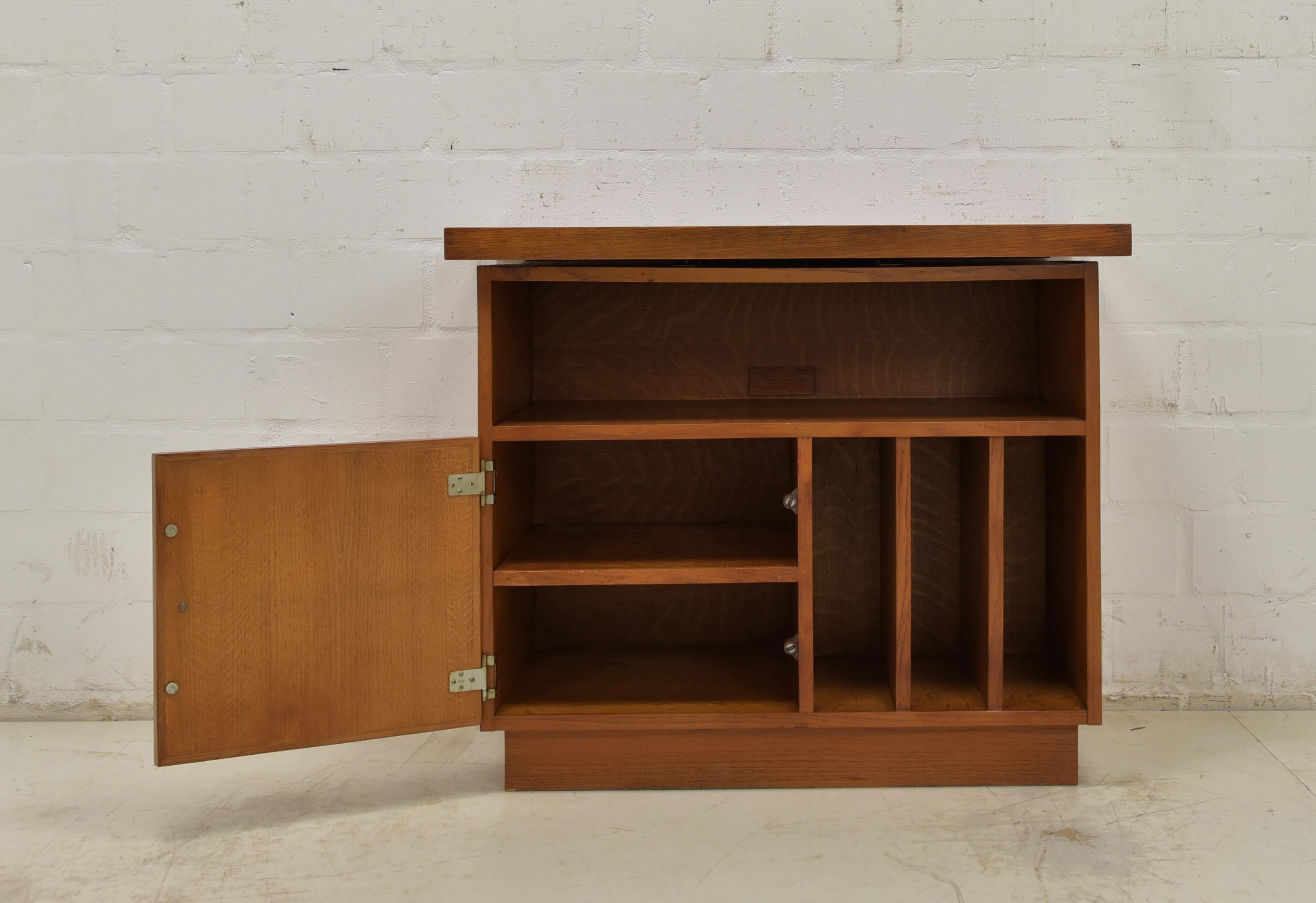 20th Century Retro Small HIFI Cabinet / TV Furniture Cabinet in Oak, 1960