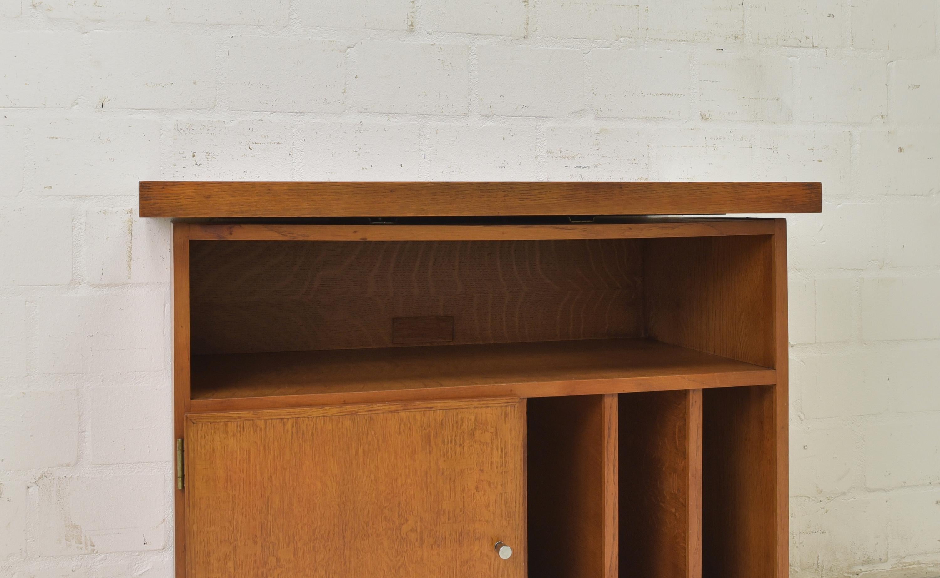 Retro Small HIFI Cabinet / TV Furniture Cabinet in Oak, 1960 5