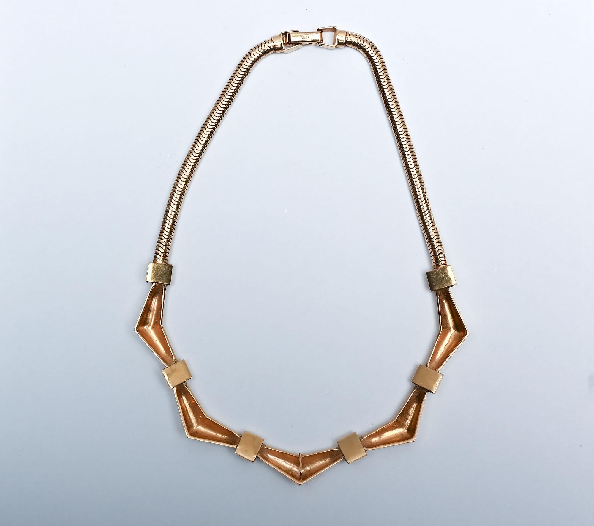 Retro-Schlangenkette-Halskette mit ZigZag Ornamental Front im Zustand „Gut“ im Angebot in Darnestown, MD