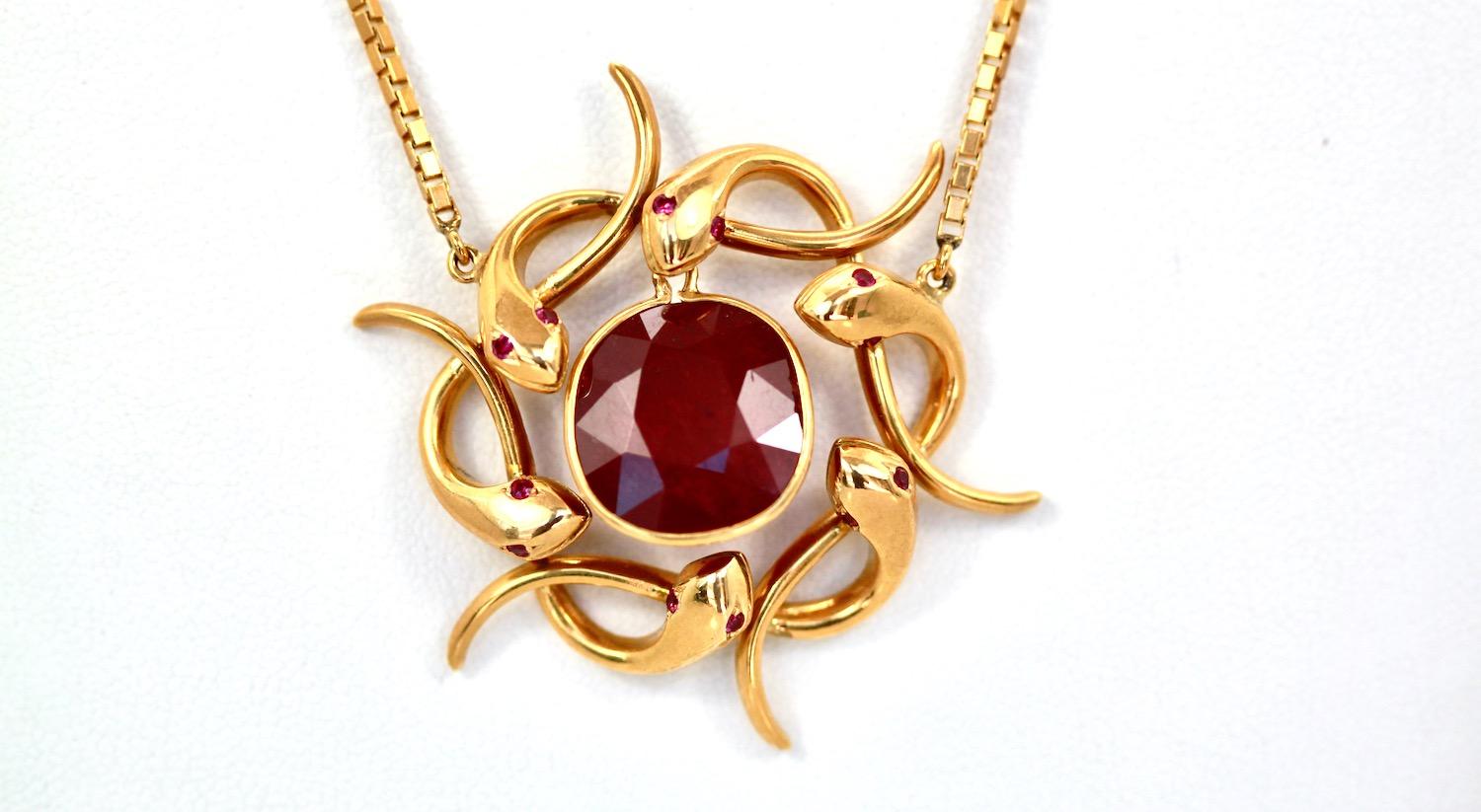 Retro Snake Pendant with 9 Carat Ruby in 14k & 22k Gold 2