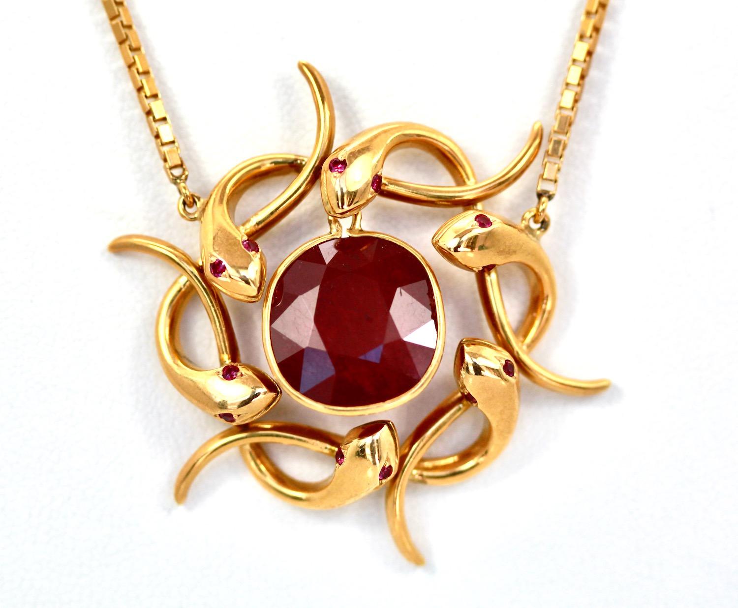 Retro Snake Pendant with 9 Carat Ruby in 14k & 22k Gold 1