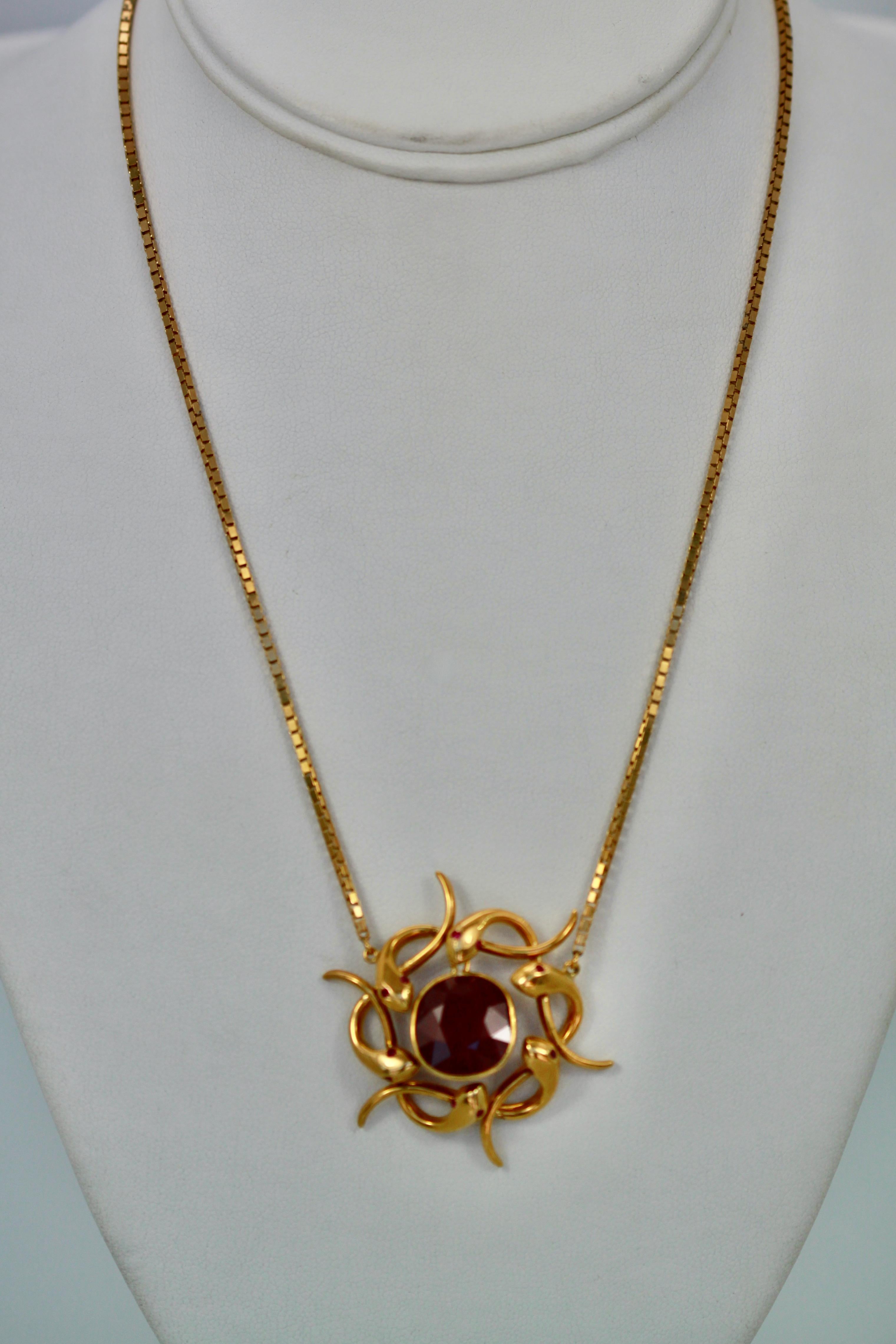 Round Cut Retro Snake Pendant with 9 Carat Ruby in 14k & 22k Gold For Sale
