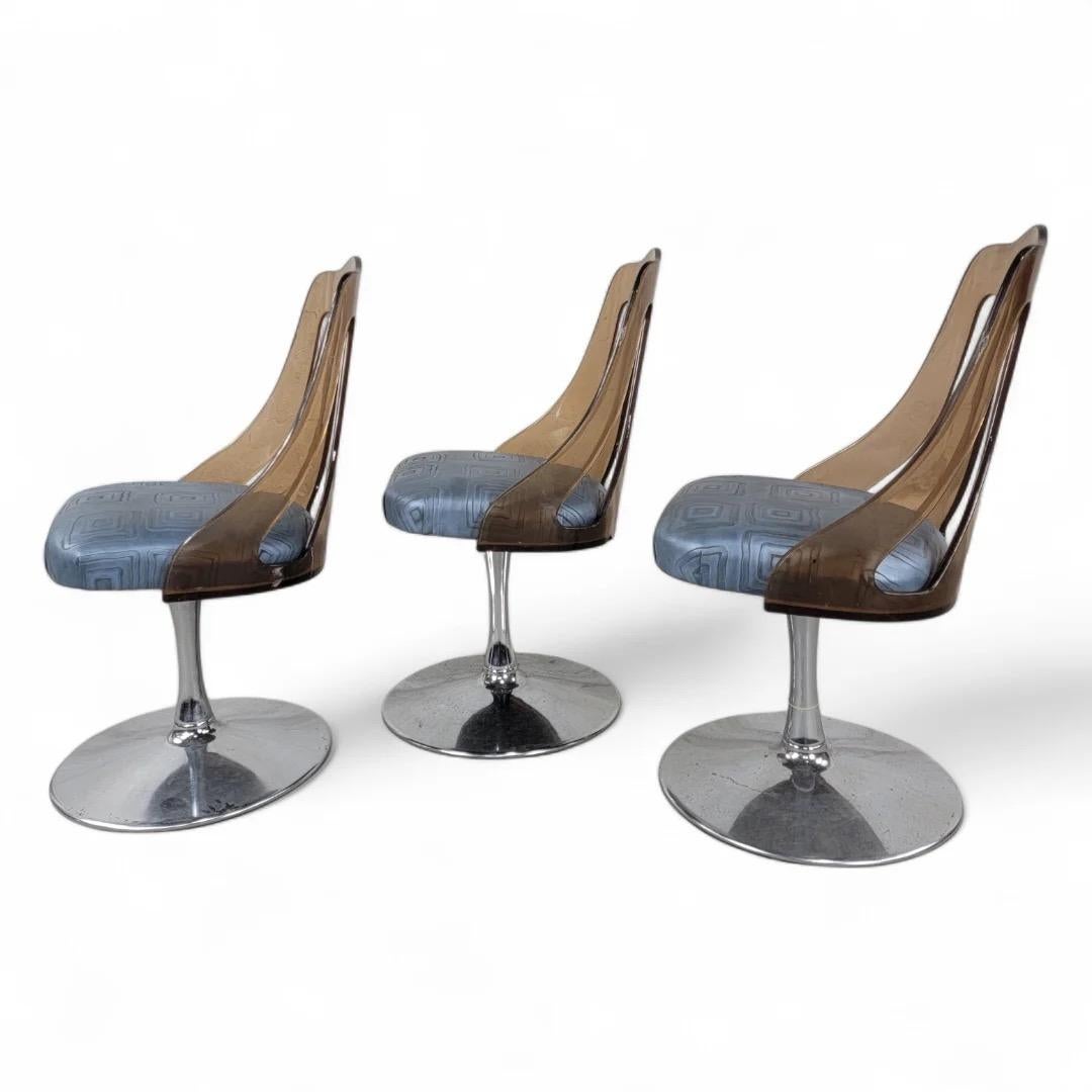 Pelle Sedie girevoli da pranzo/sedie retrò A Space Age Tulip Lucite in pelle, set da 3 in vendita