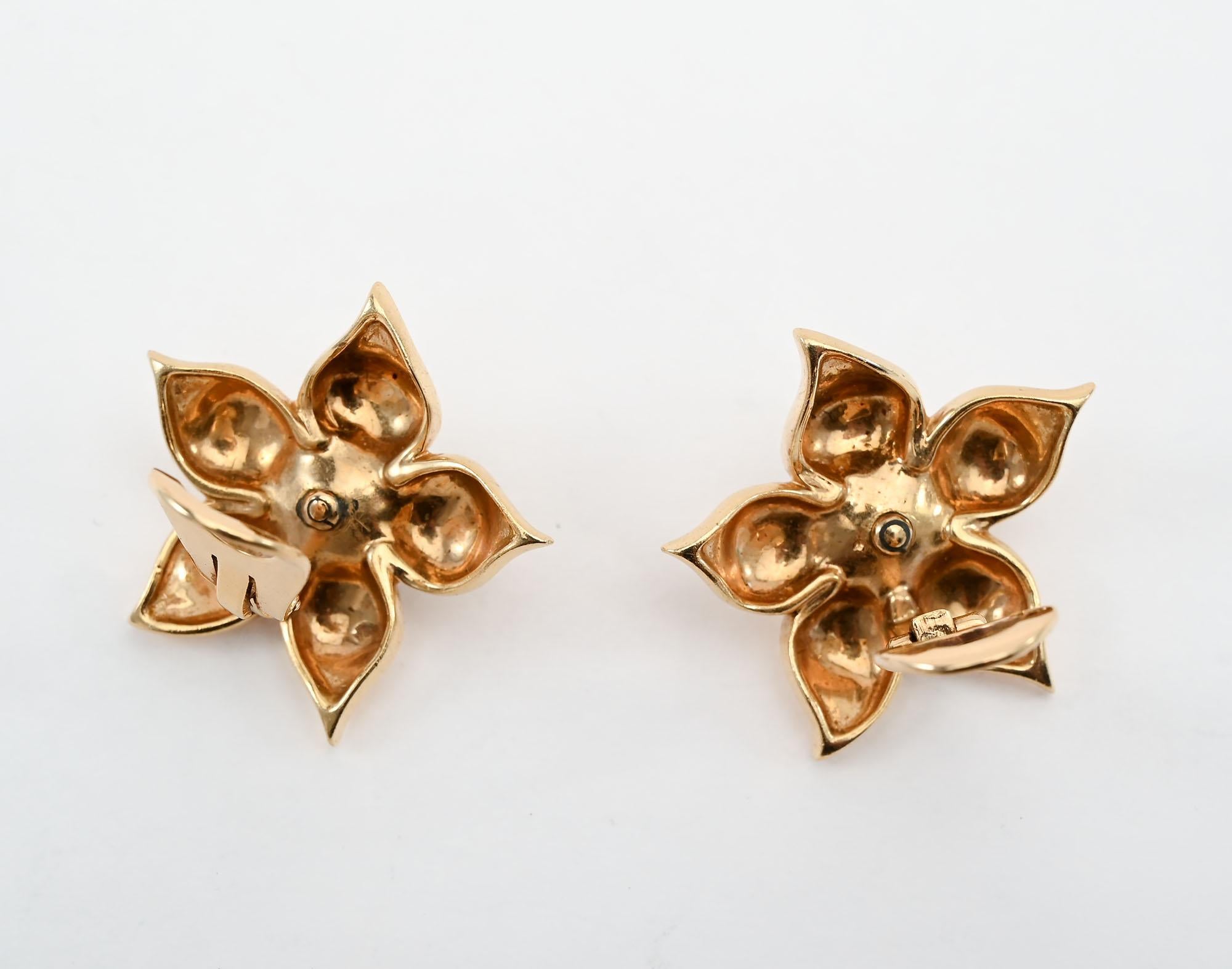 Orecchini Retro Star Flower con zaffiri e diamanti In condizioni ottime in vendita a Darnestown, MD