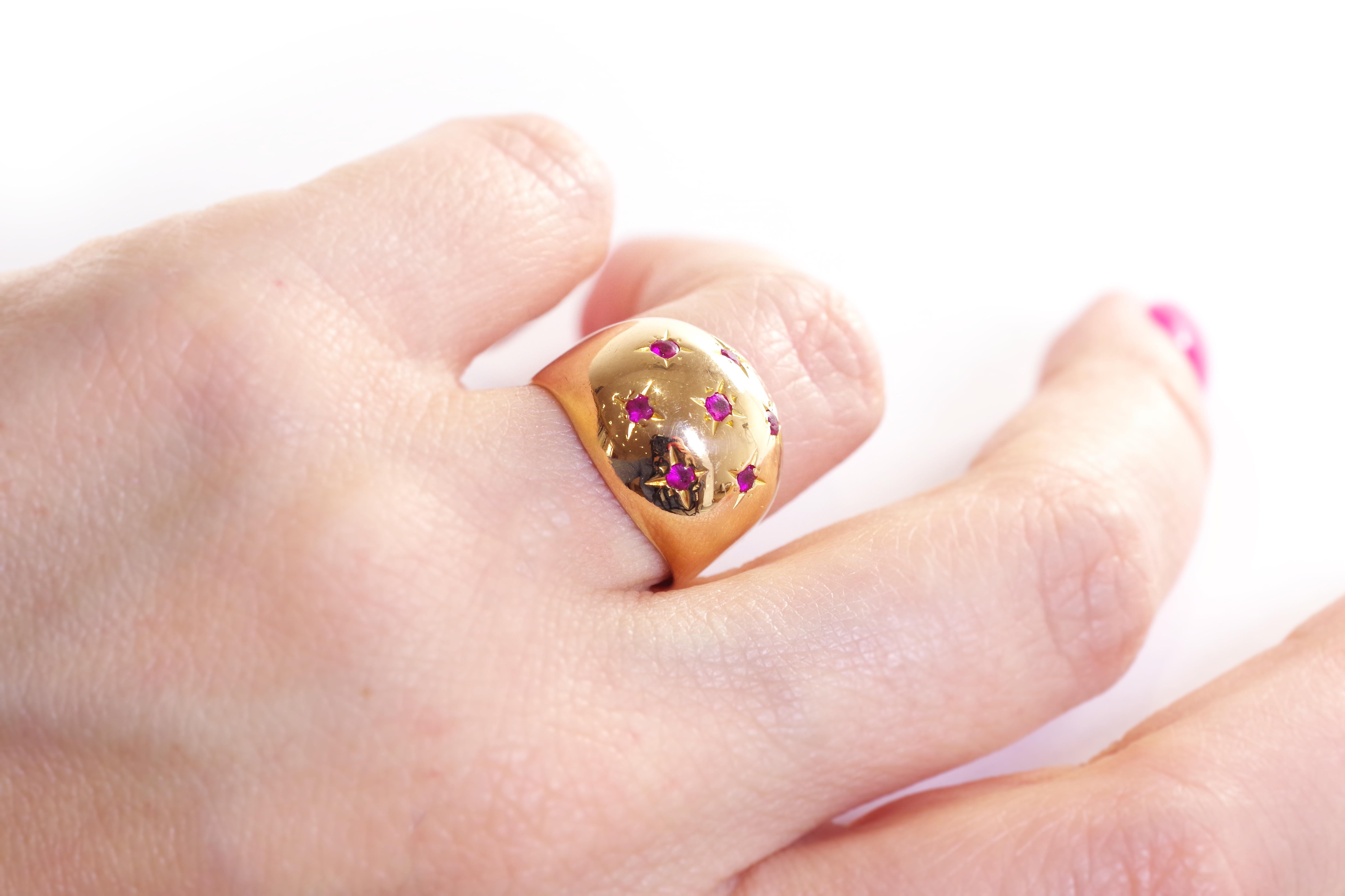 Retro Bombe-Ring mit Rubin in Sternform aus 18 Karat Roségold im Zustand „Relativ gut“ im Angebot in PARIS, FR
